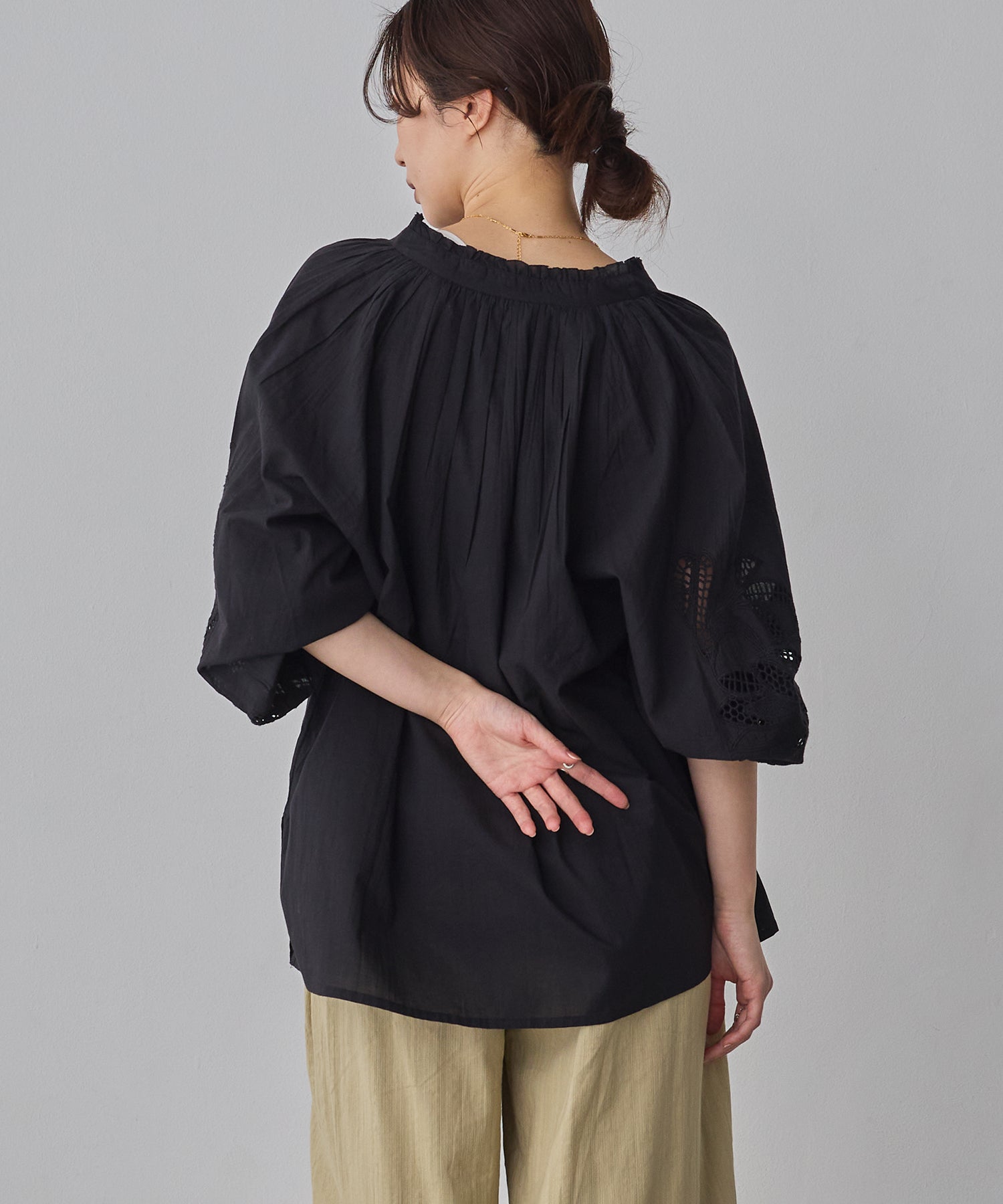 EMBROIDERED SLEEVE BLOUSE