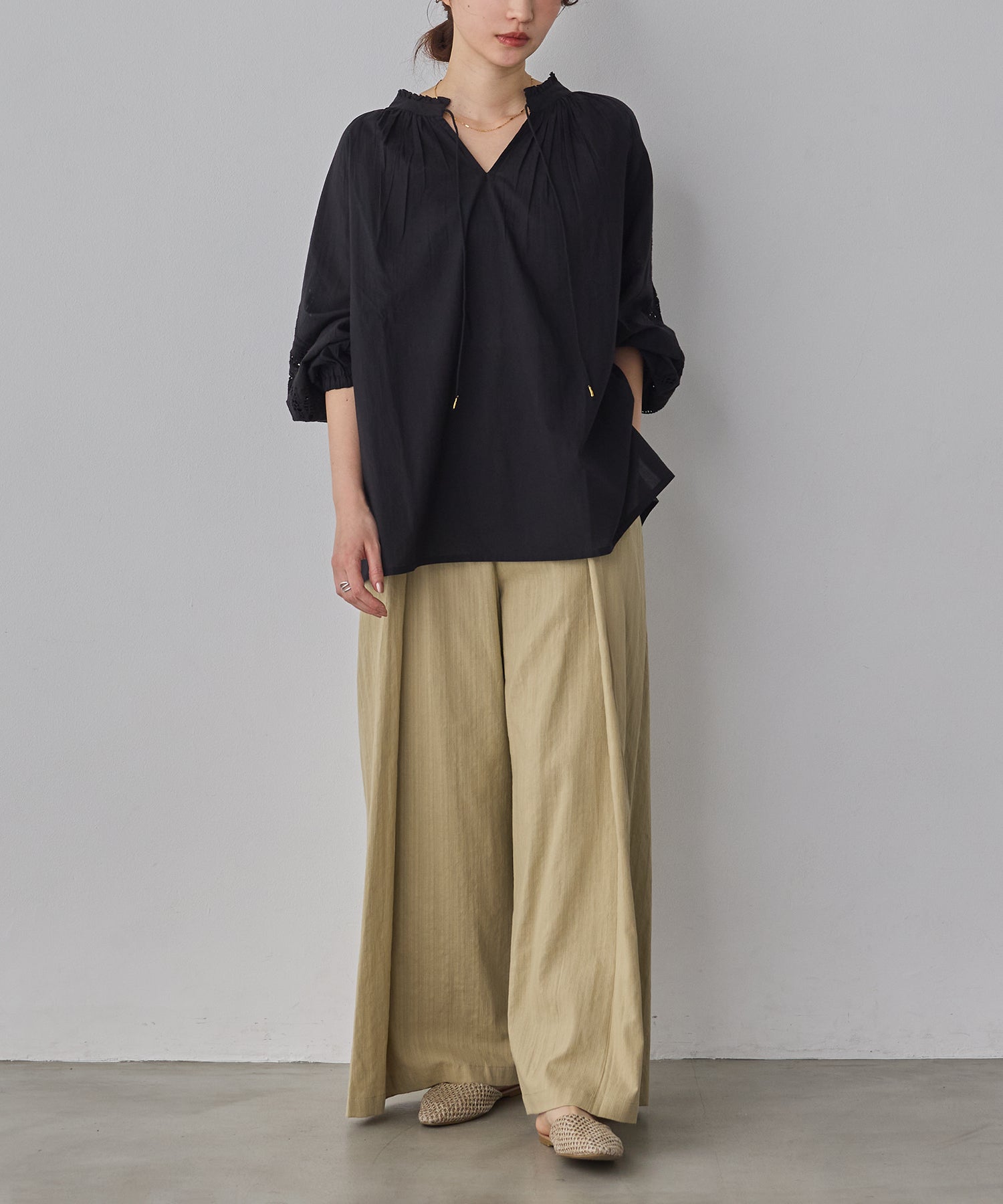 EMBROIDERED SLEEVE BLOUSE