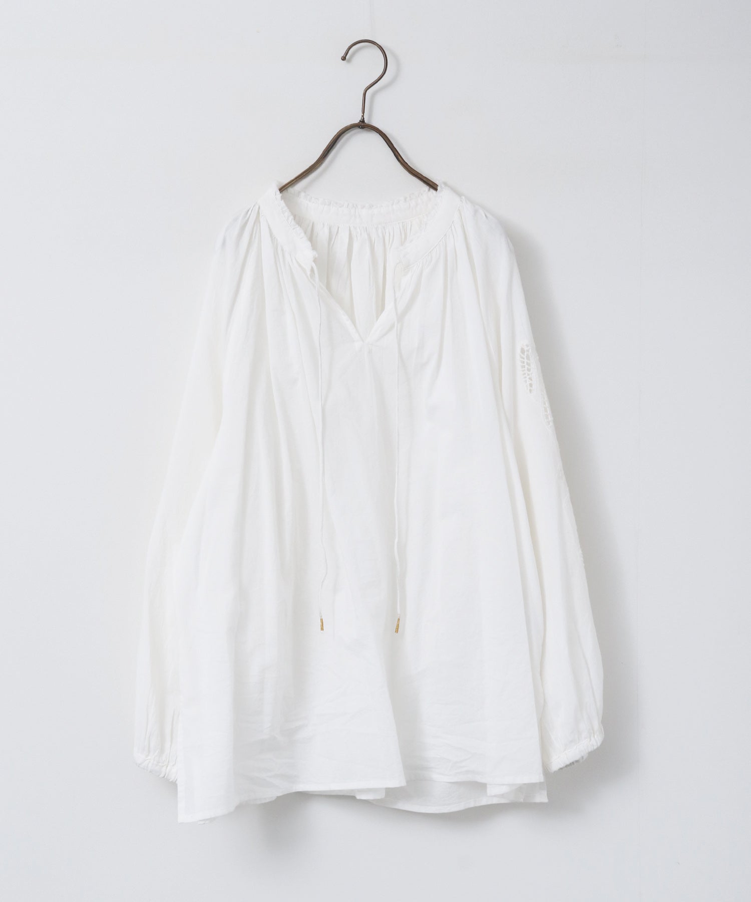 EMBROIDERED SLEEVE BLOUSE