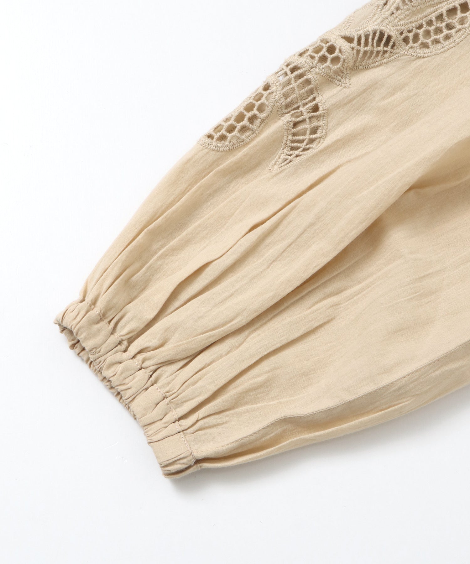 EMBROIDERED SLEEVE BLOUSE