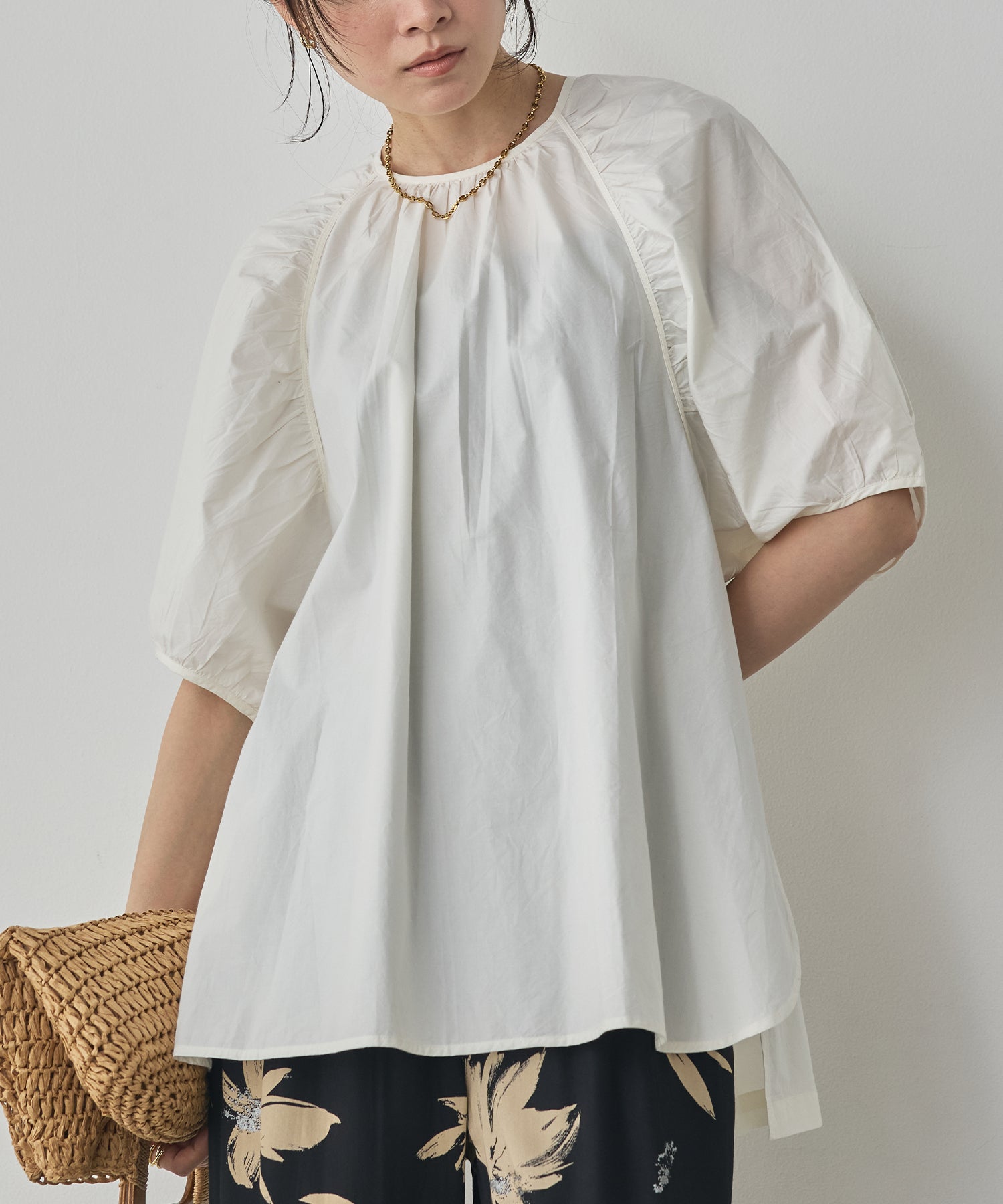 《PRE-ORDER》BACK-OPEN OVERSIZED BLOUSE