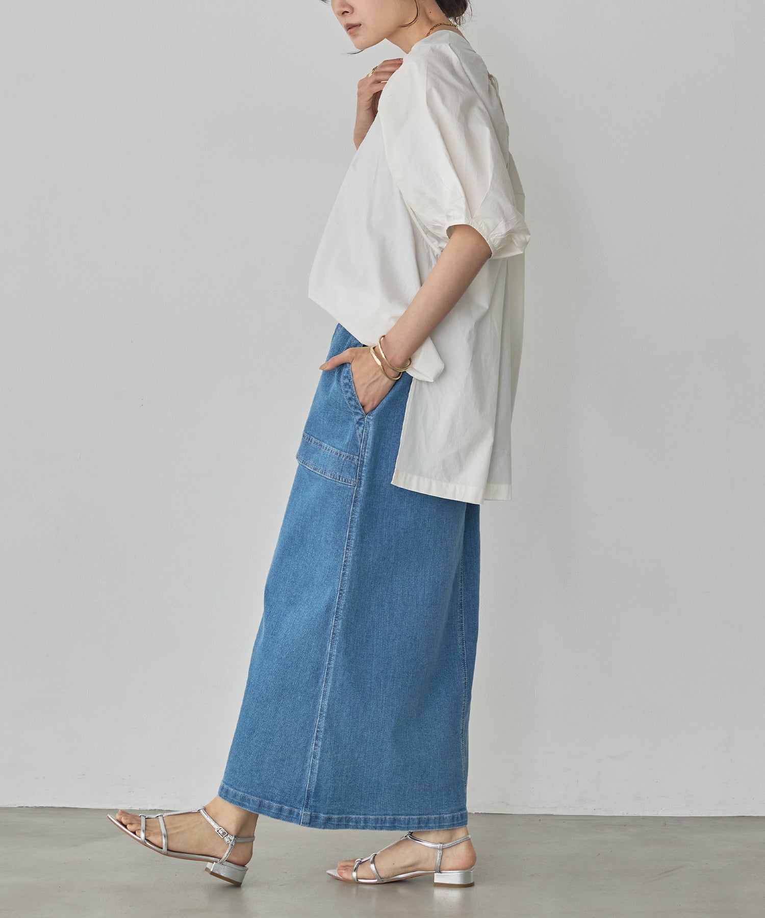 《PRE-ORDER》BACK-OPEN OVERSIZED BLOUSE