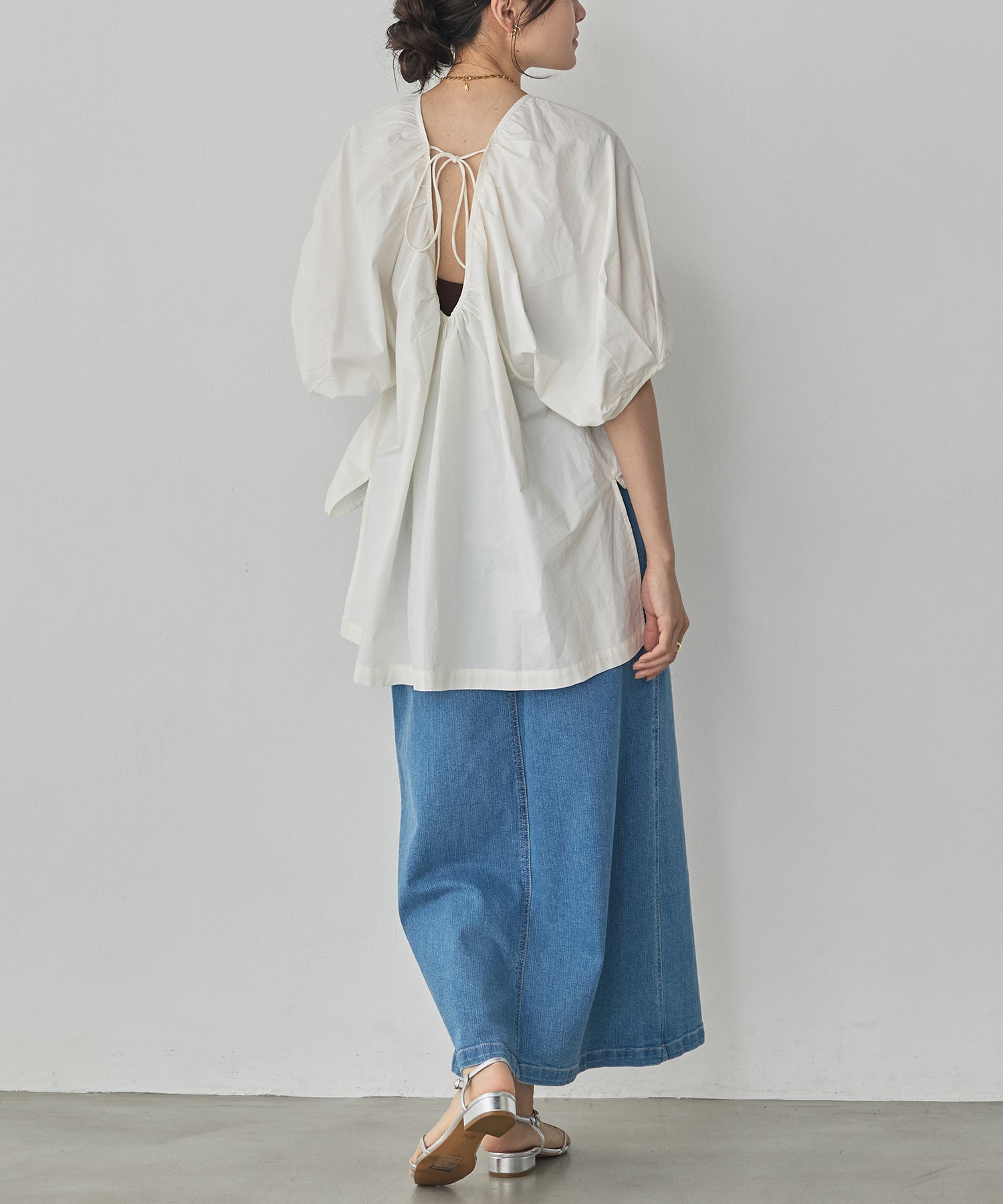《PRE-ORDER》BACK-OPEN OVERSIZED BLOUSE