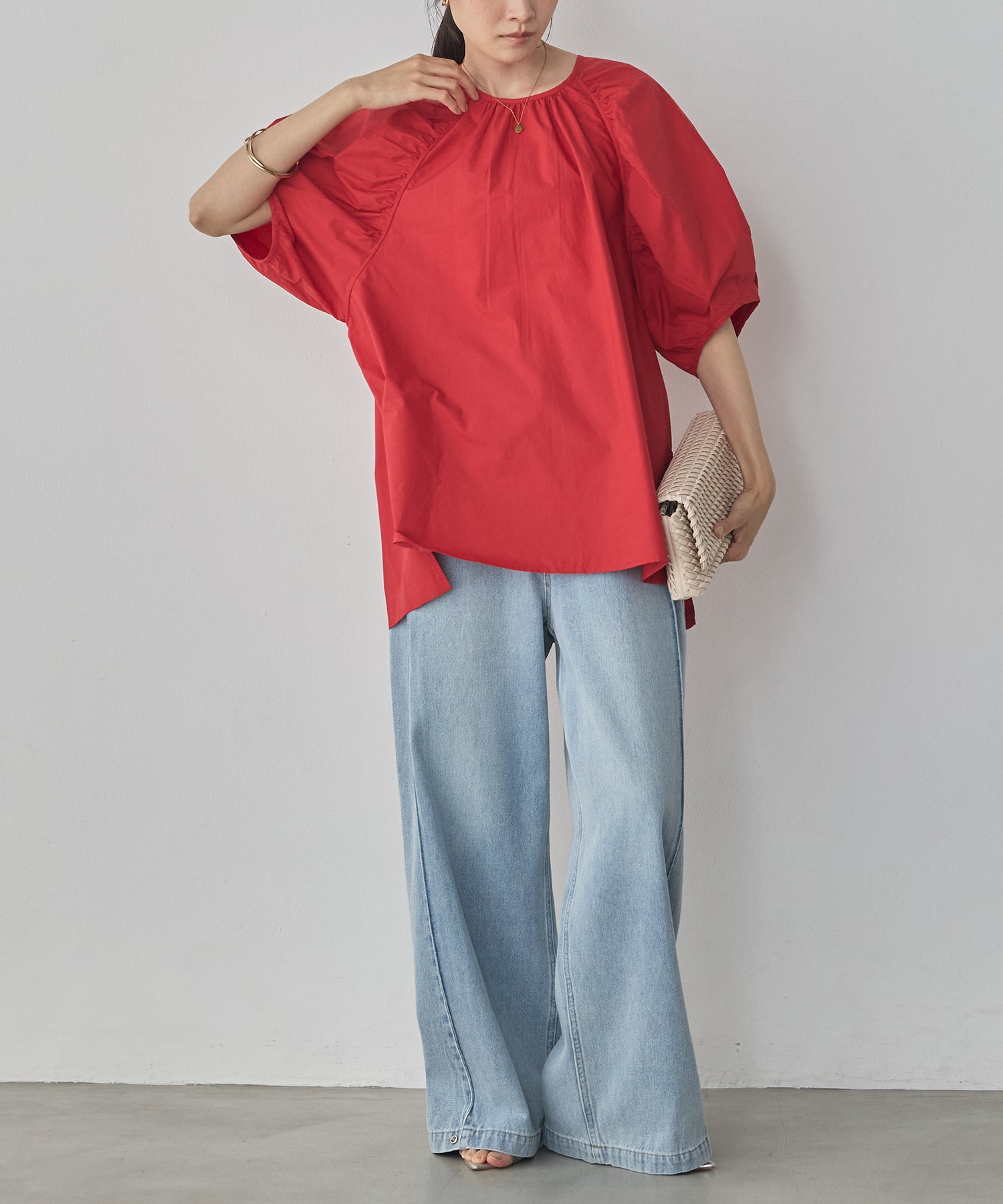 《PRE-ORDER》BACK-OPEN OVERSIZED BLOUSE