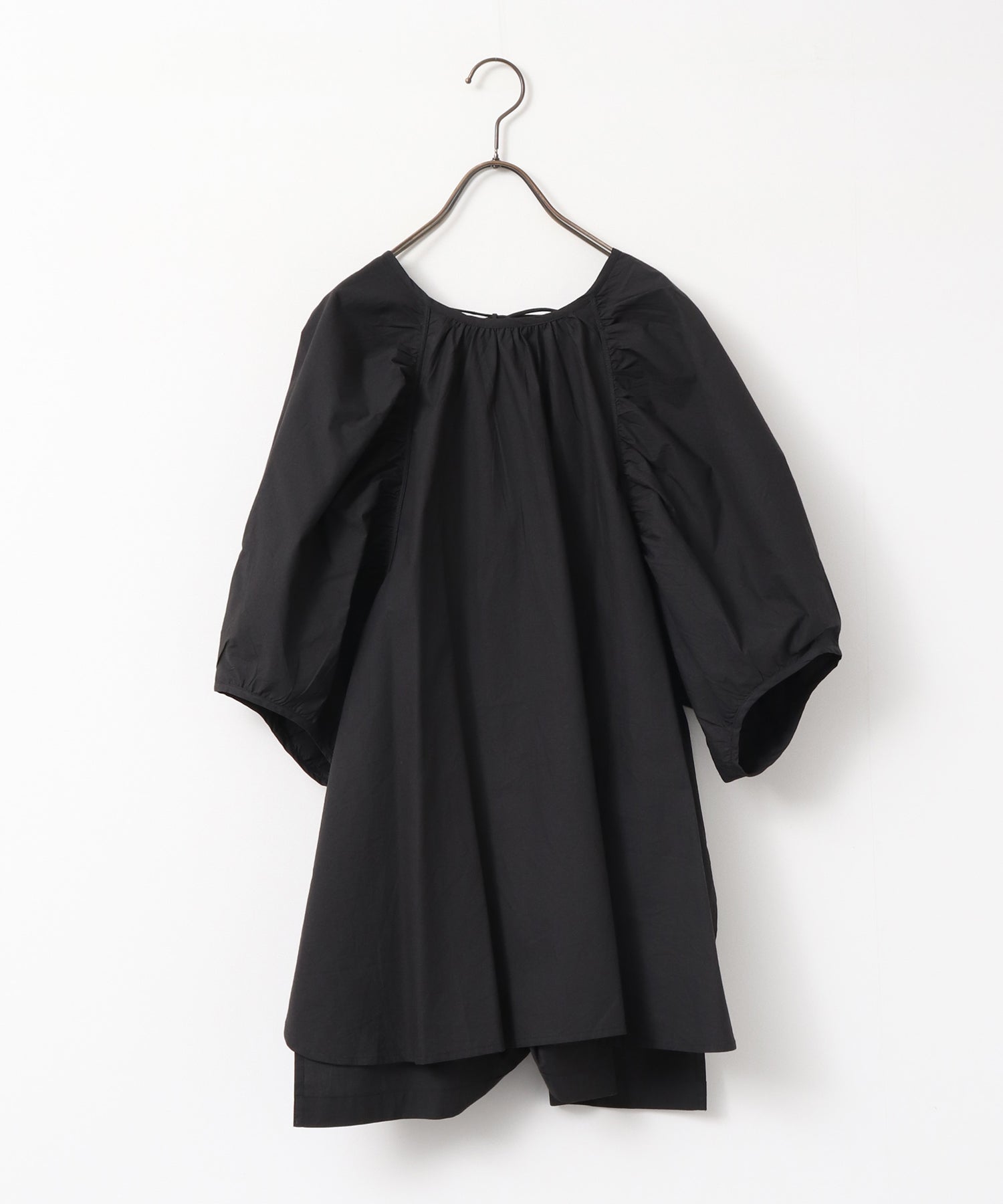 《PRE-ORDER》BACK-OPEN OVERSIZED BLOUSE