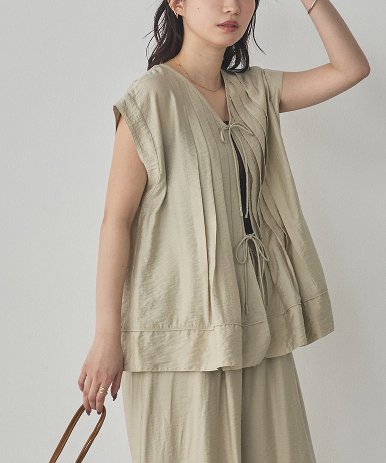 PARACHUTE FABRIC 2WAY TUCK BLOUSE