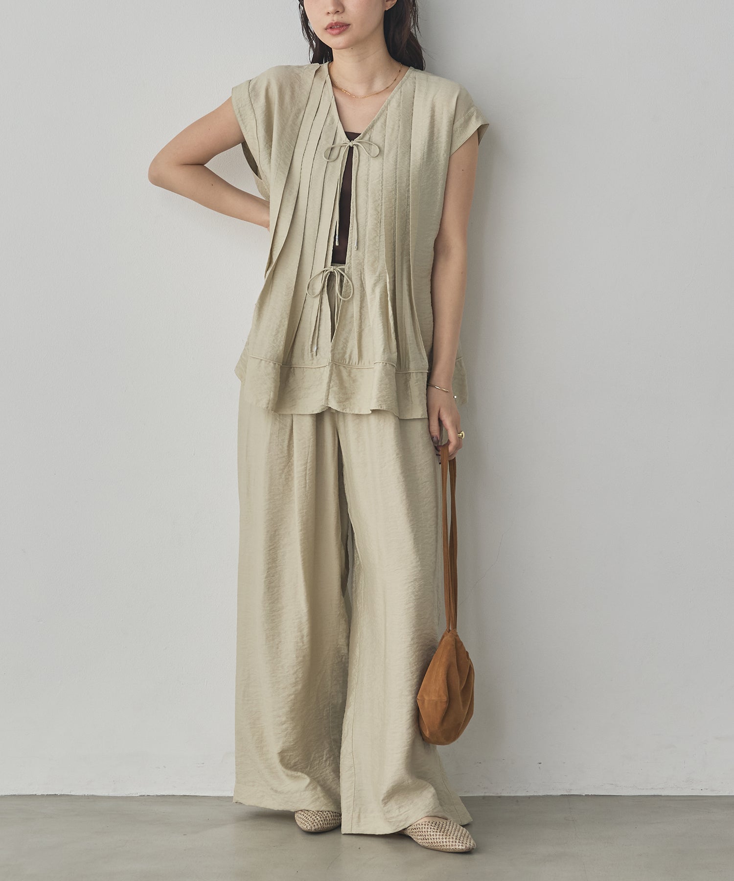 PARACHUTE FABRIC 2WAY TUCK BLOUSE