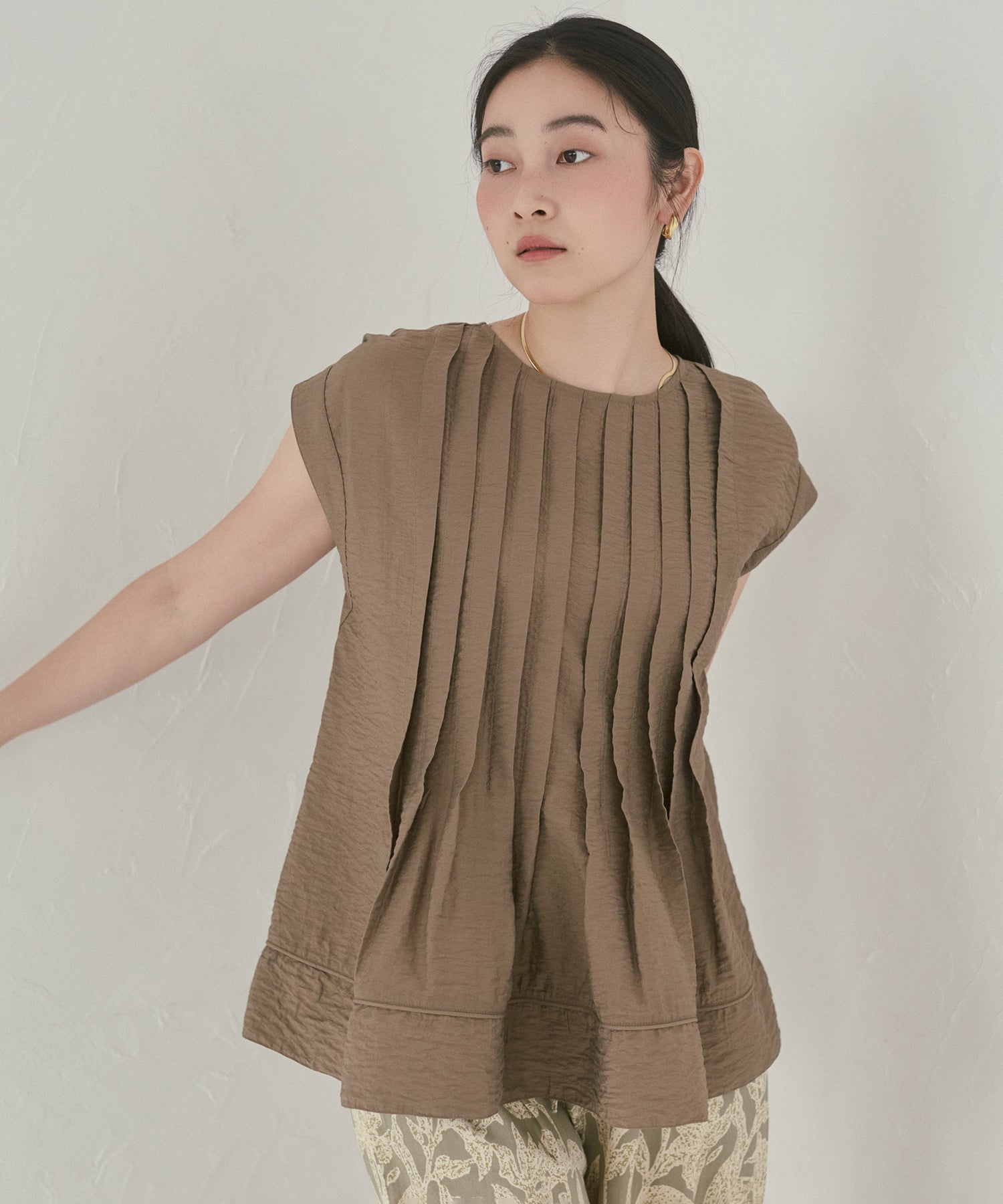 PARACHUTE FABRIC 2WAY TUCK BLOUSE