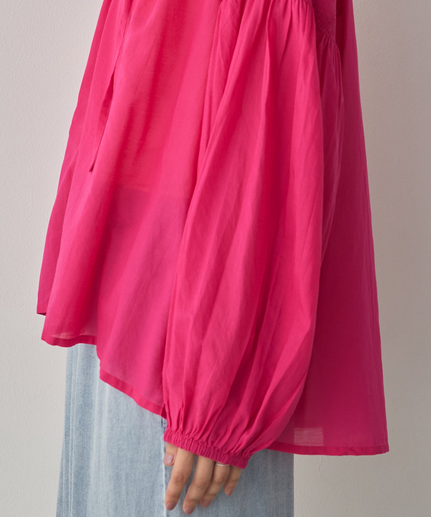 SUSHIBOYL SMOCKED GATHERED BLOUSE