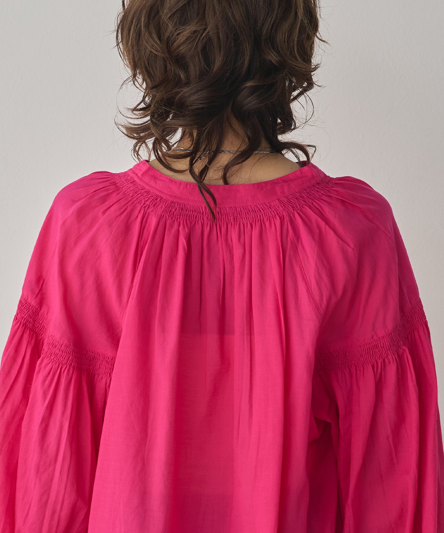 SUSHIBOYL SMOCKED GATHERED BLOUSE