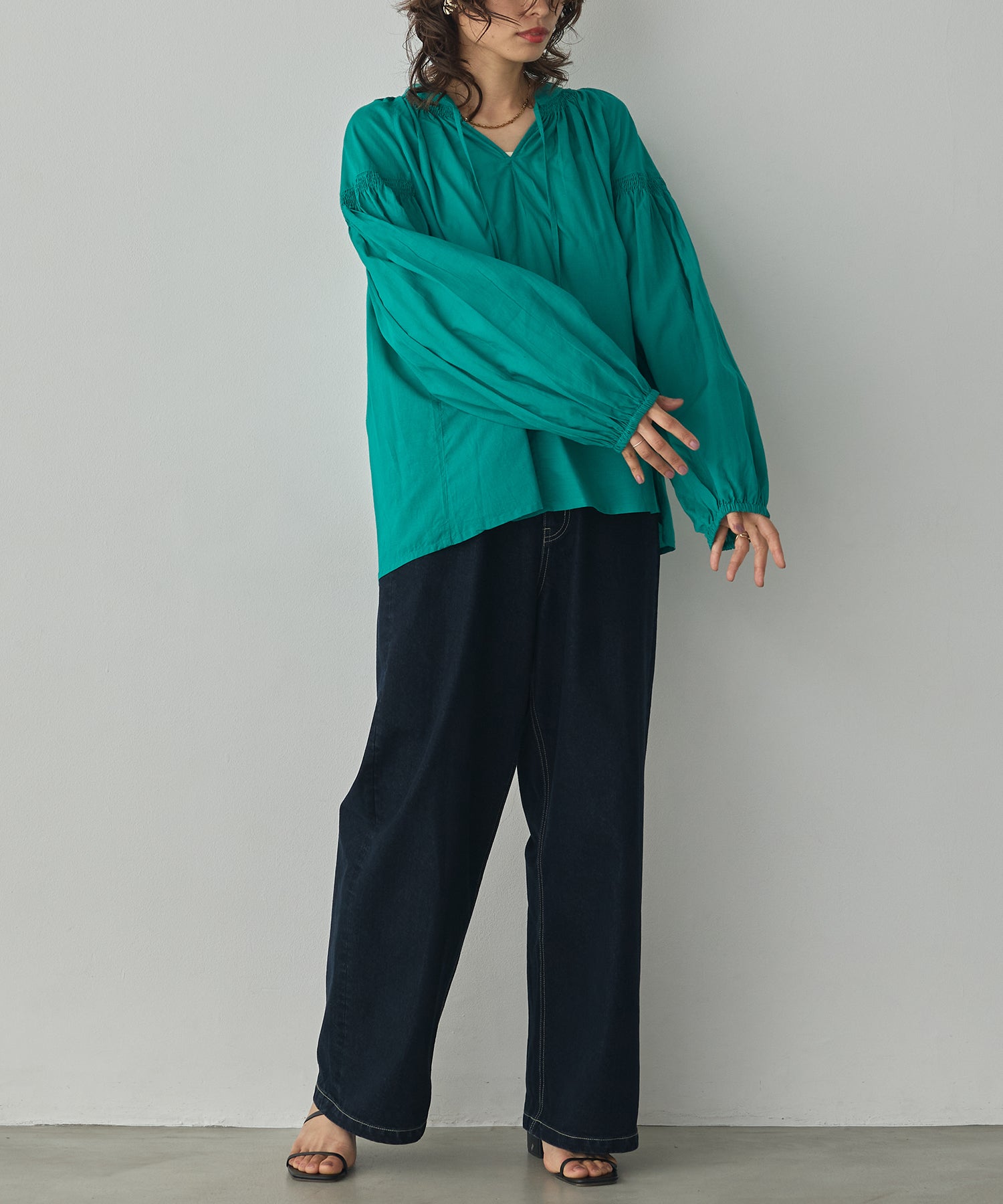 SUSHIBOYL SMOCKED GATHERED BLOUSE