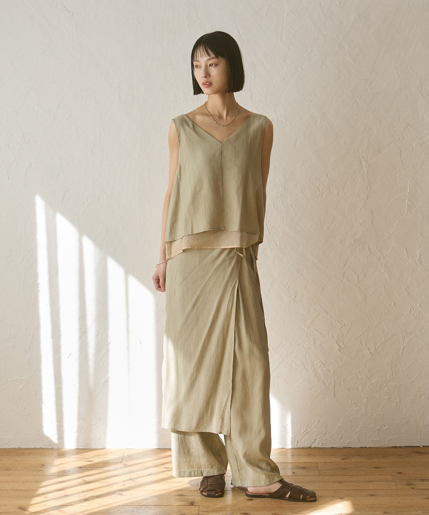 ワッシャーサテン ゆるタンクトップ