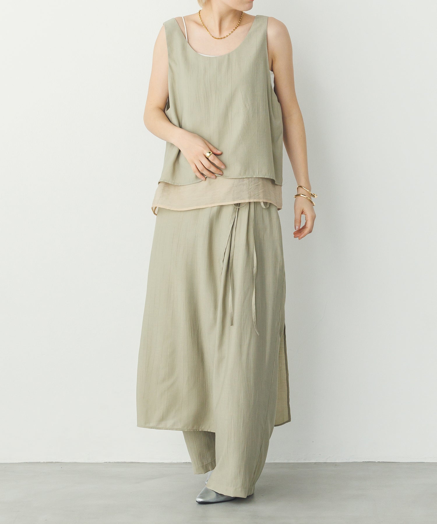 ワッシャーサテン ゆるタンクトップ