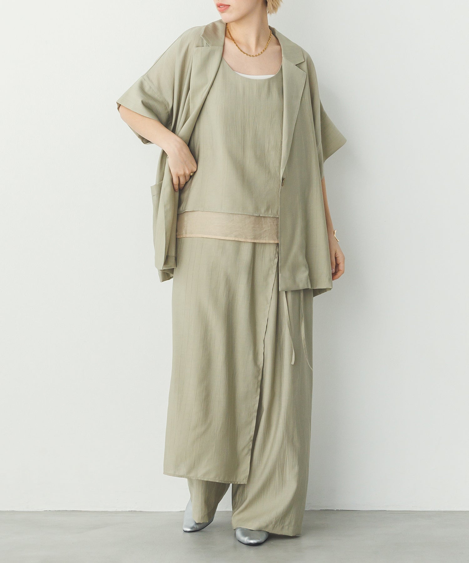 ワッシャーサテン ゆるタンクトップ