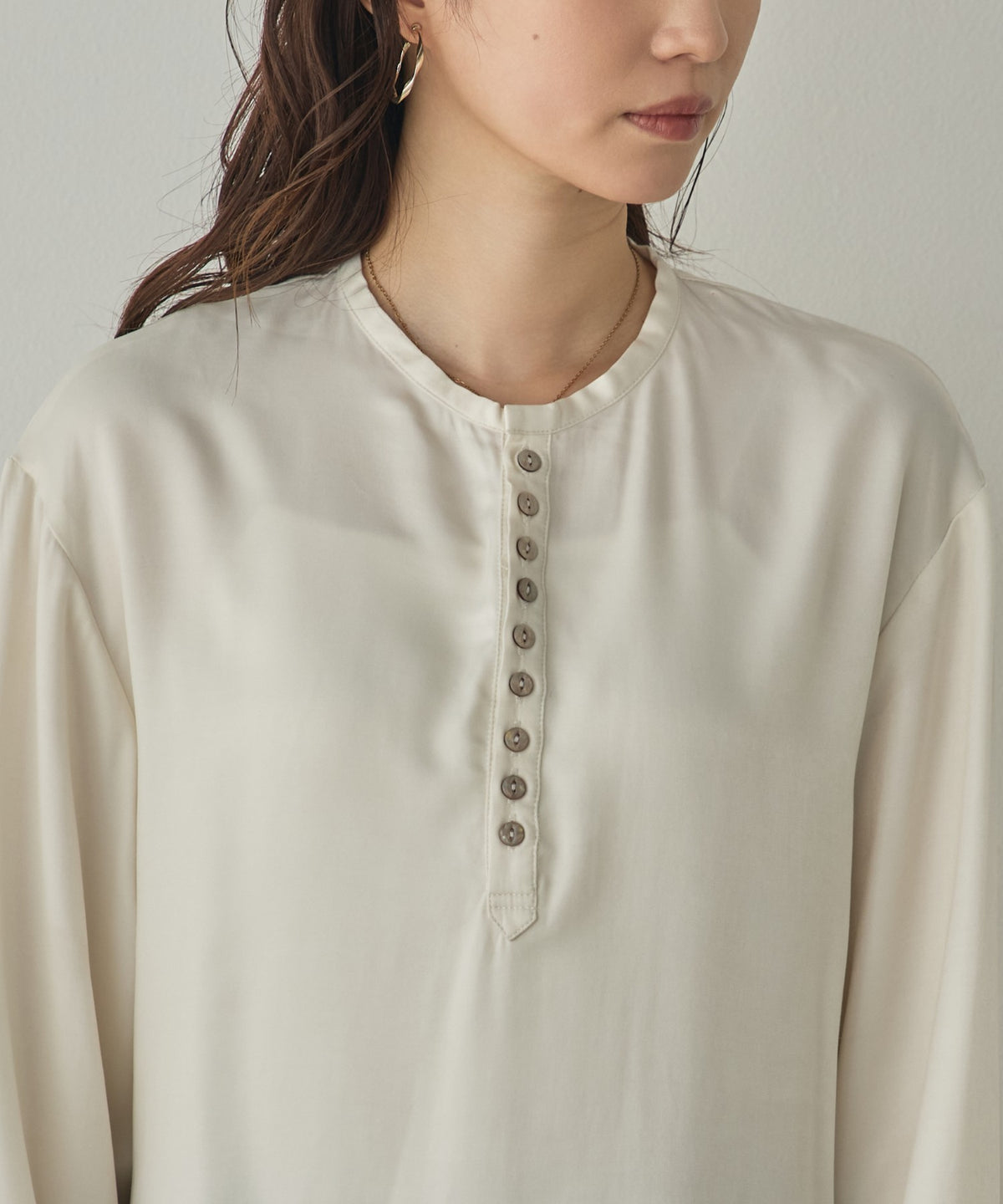 CUPRA-LIKE HENLEY-NECK SHIRT