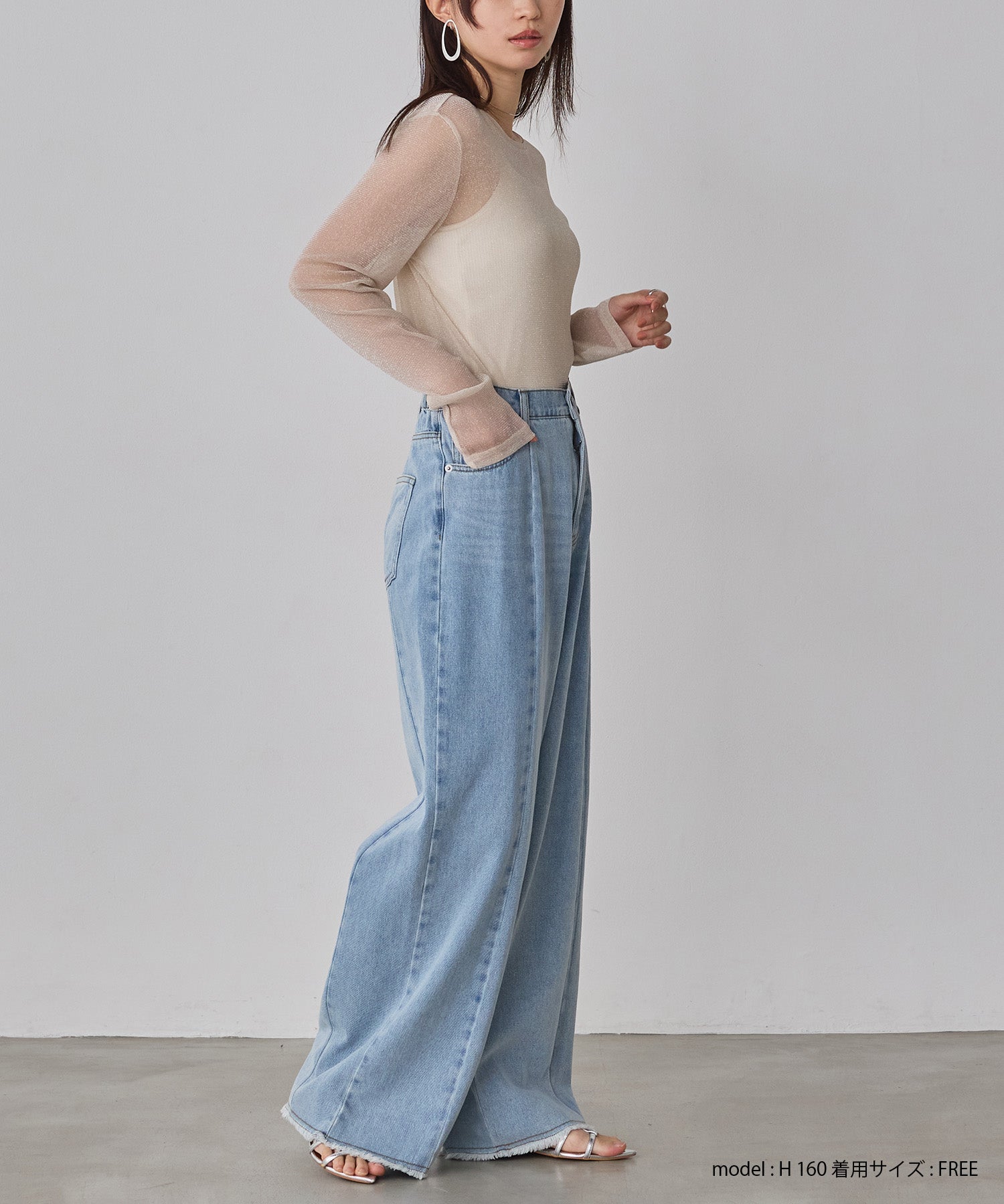 ラメシアークルーネックトップス