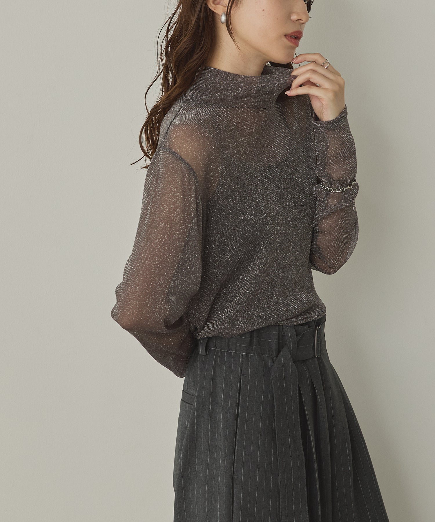 【新色追加】ラメシアー ハイネックトップス