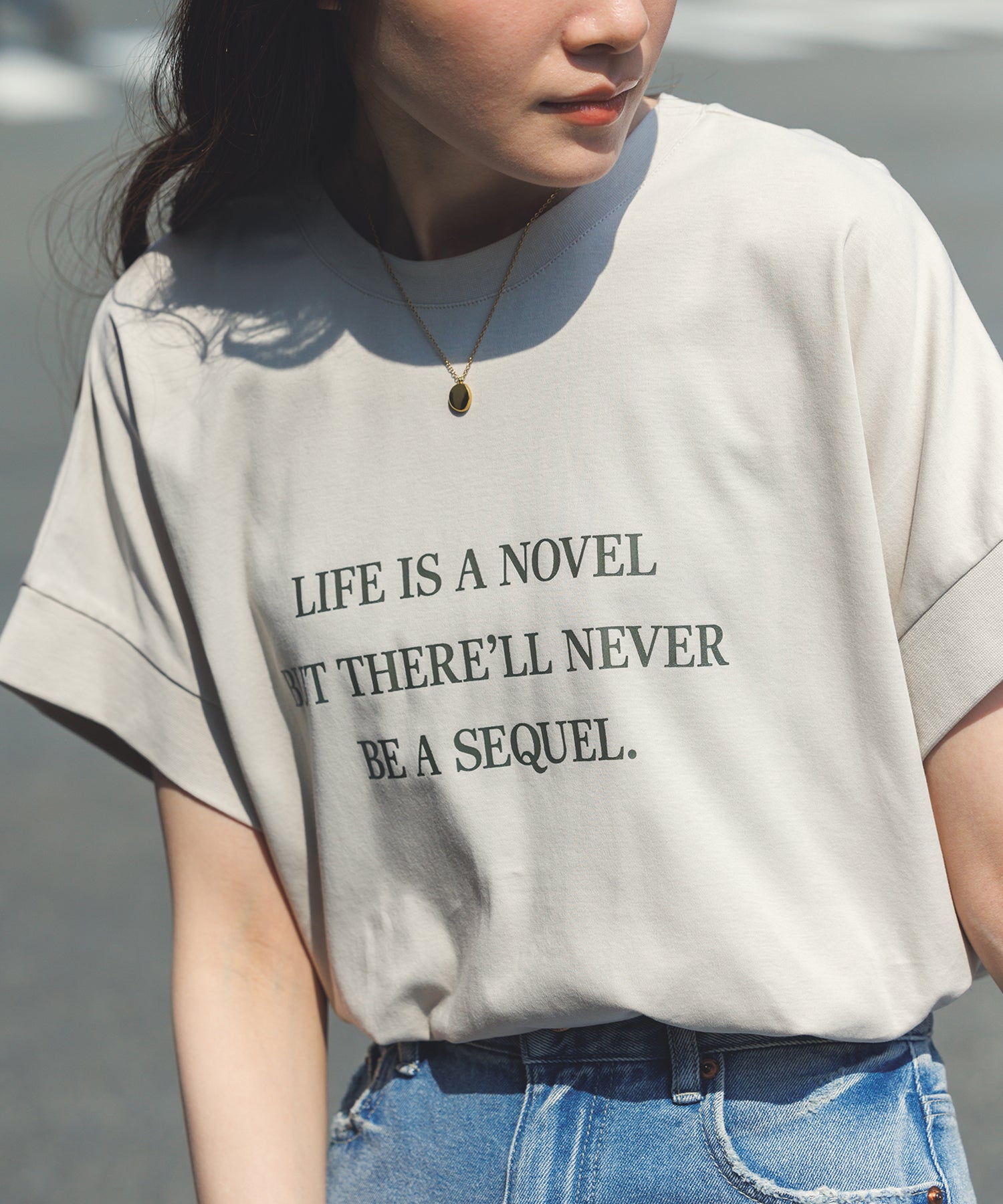 紫外線変化 ロゴTシャツ