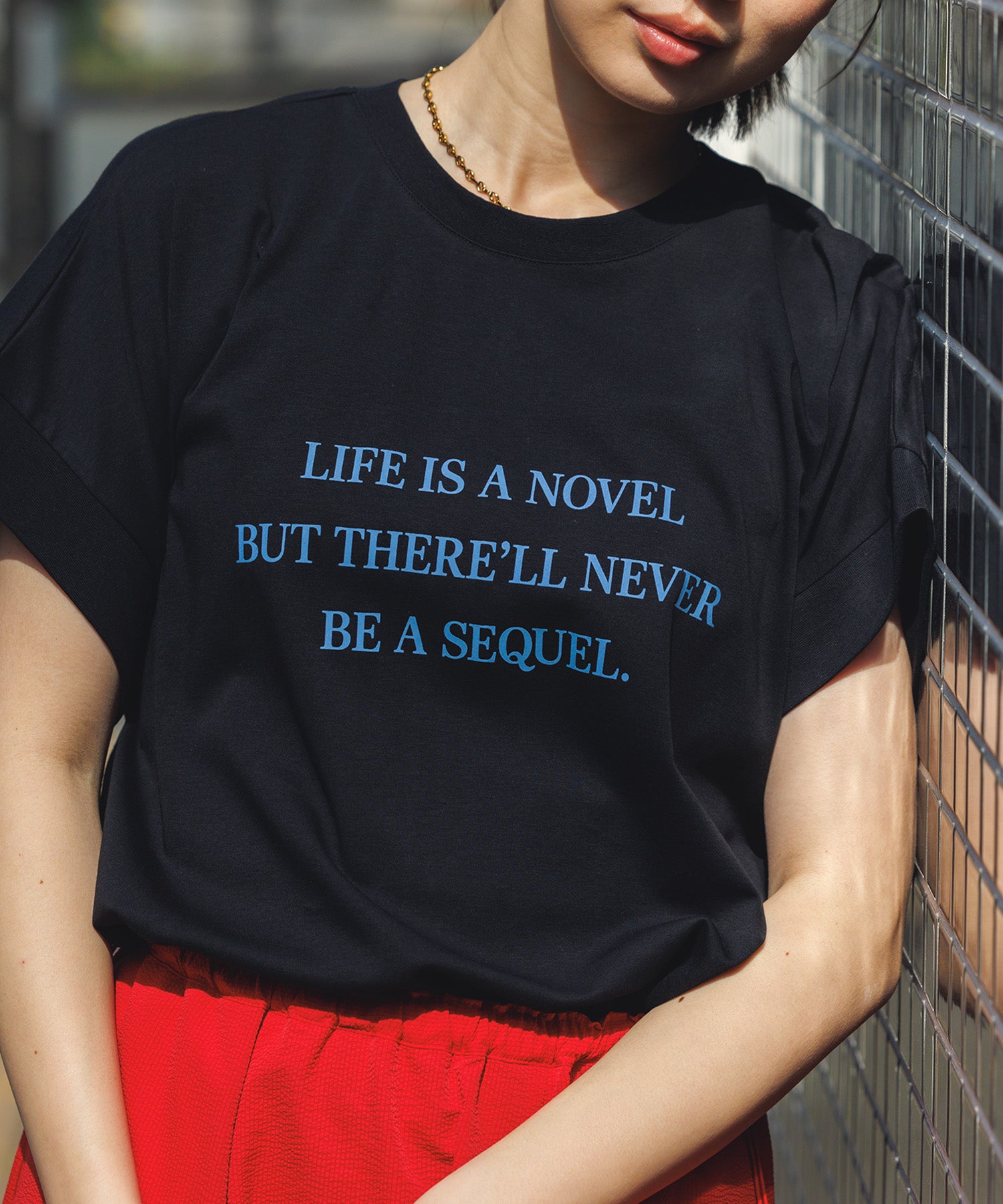 紫外線変化 ロゴTシャツ