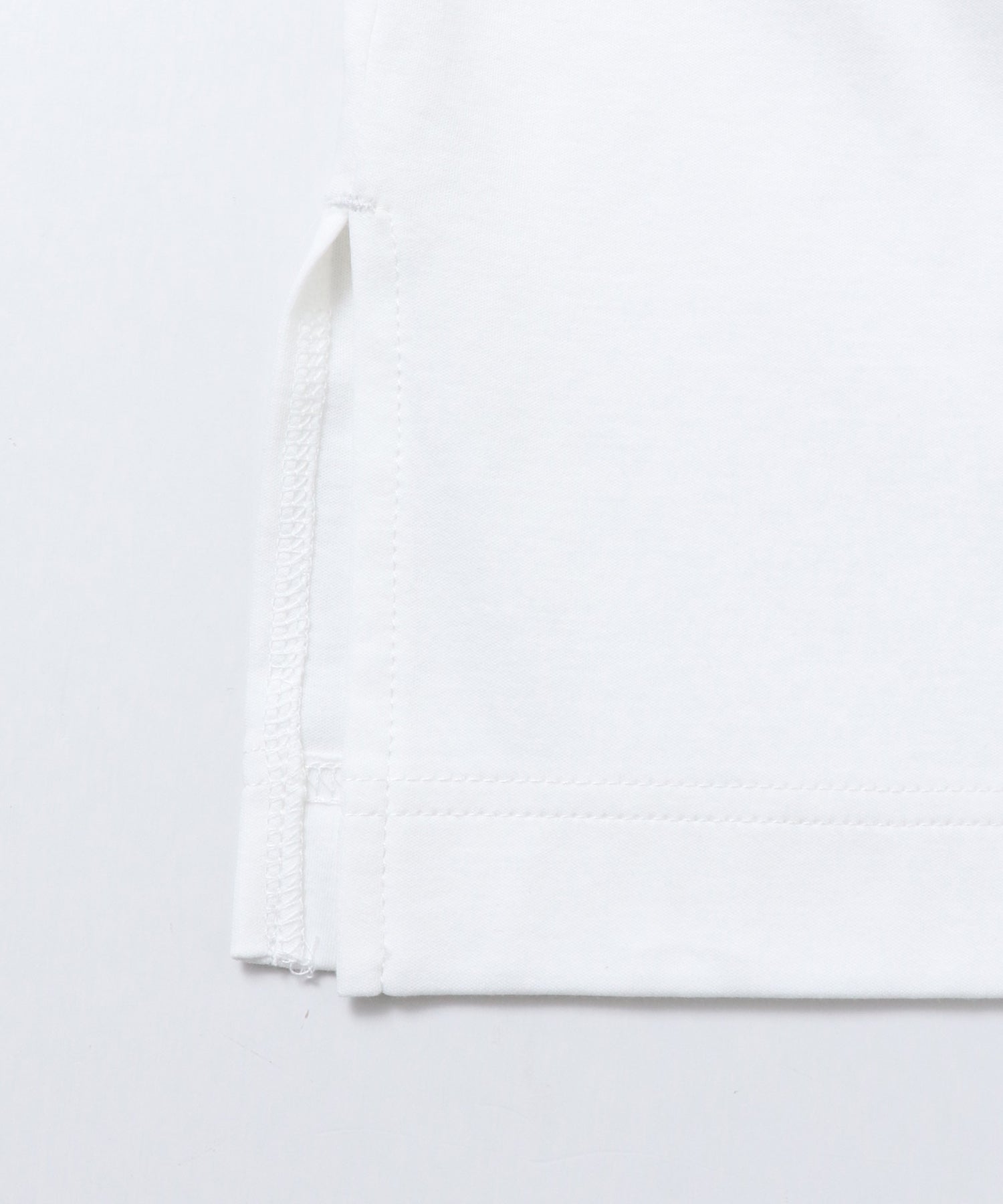 紫外線変化 ロゴTシャツ