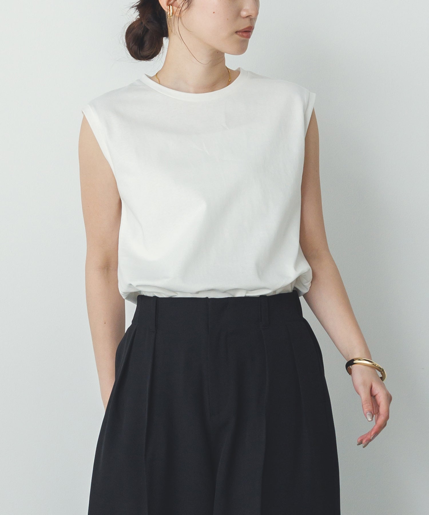 【新色追加】ベーシックノースリーブトップス