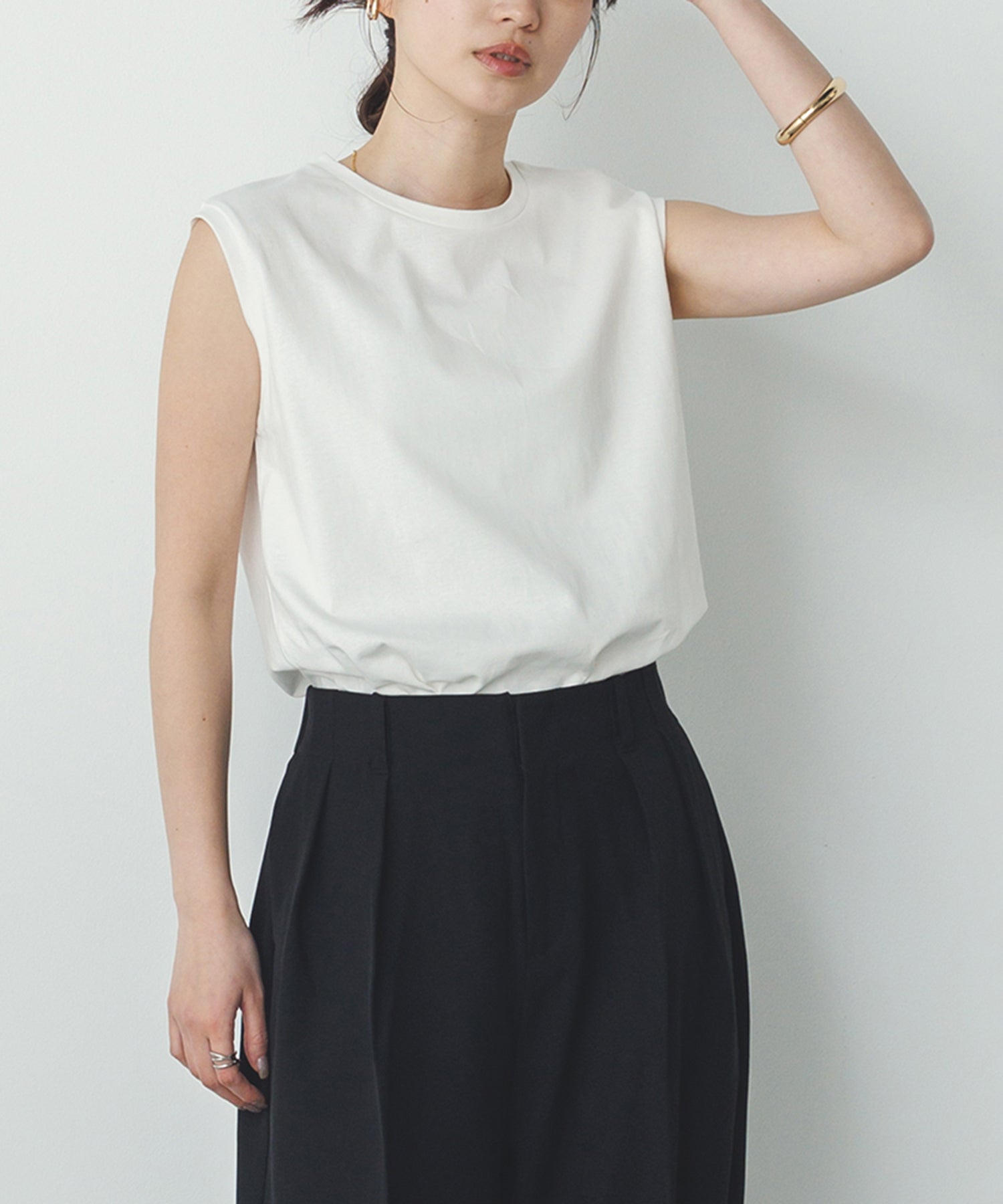 【新色追加】ベーシックノースリーブトップス