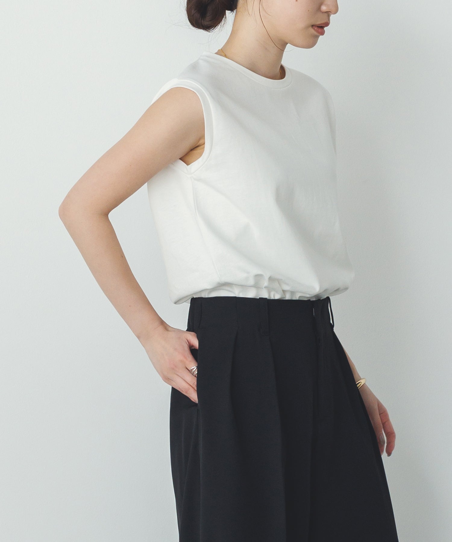 【新色追加】ベーシックノースリーブトップス