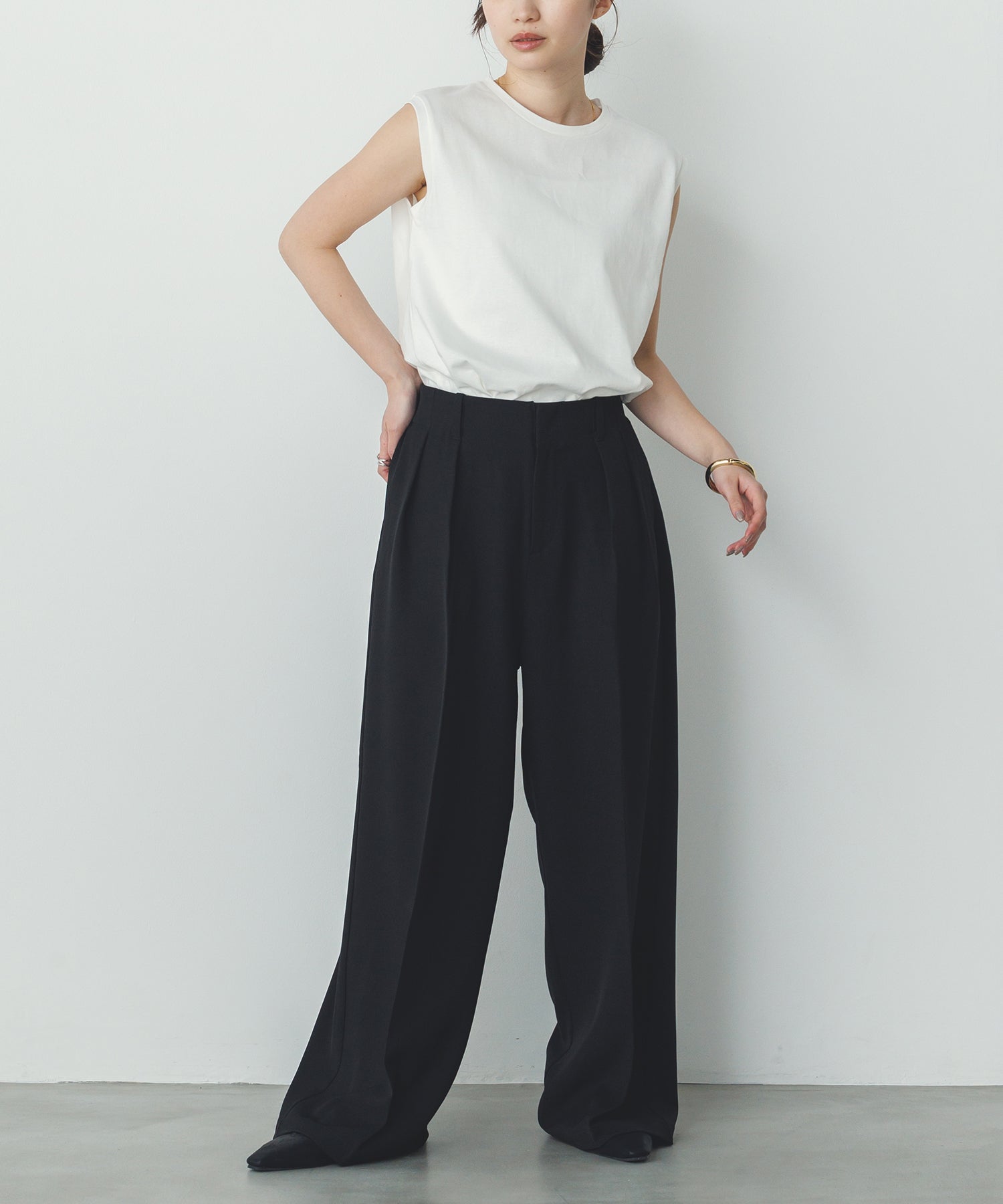 【新色追加】ベーシックノースリーブトップス