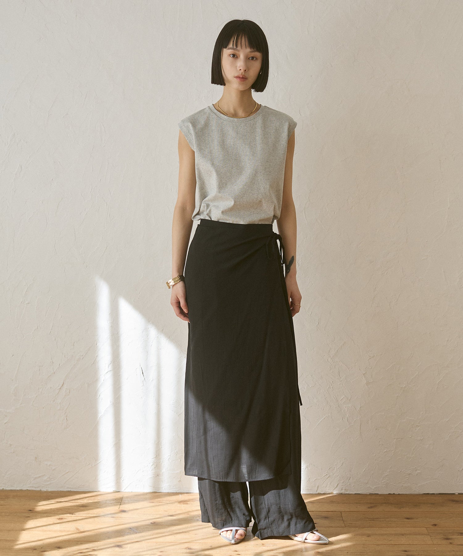 【新色追加】ベーシックノースリーブトップス