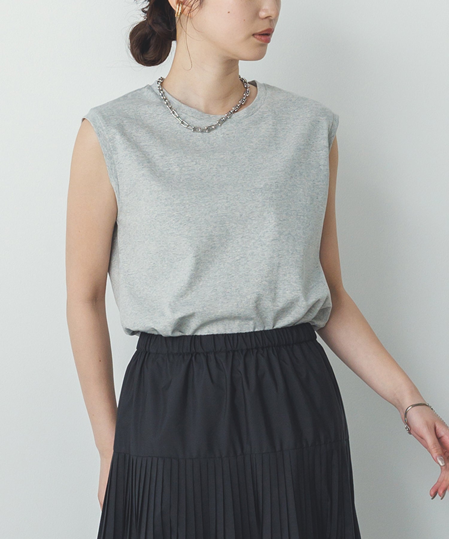 【新色追加】ベーシックノースリーブトップス