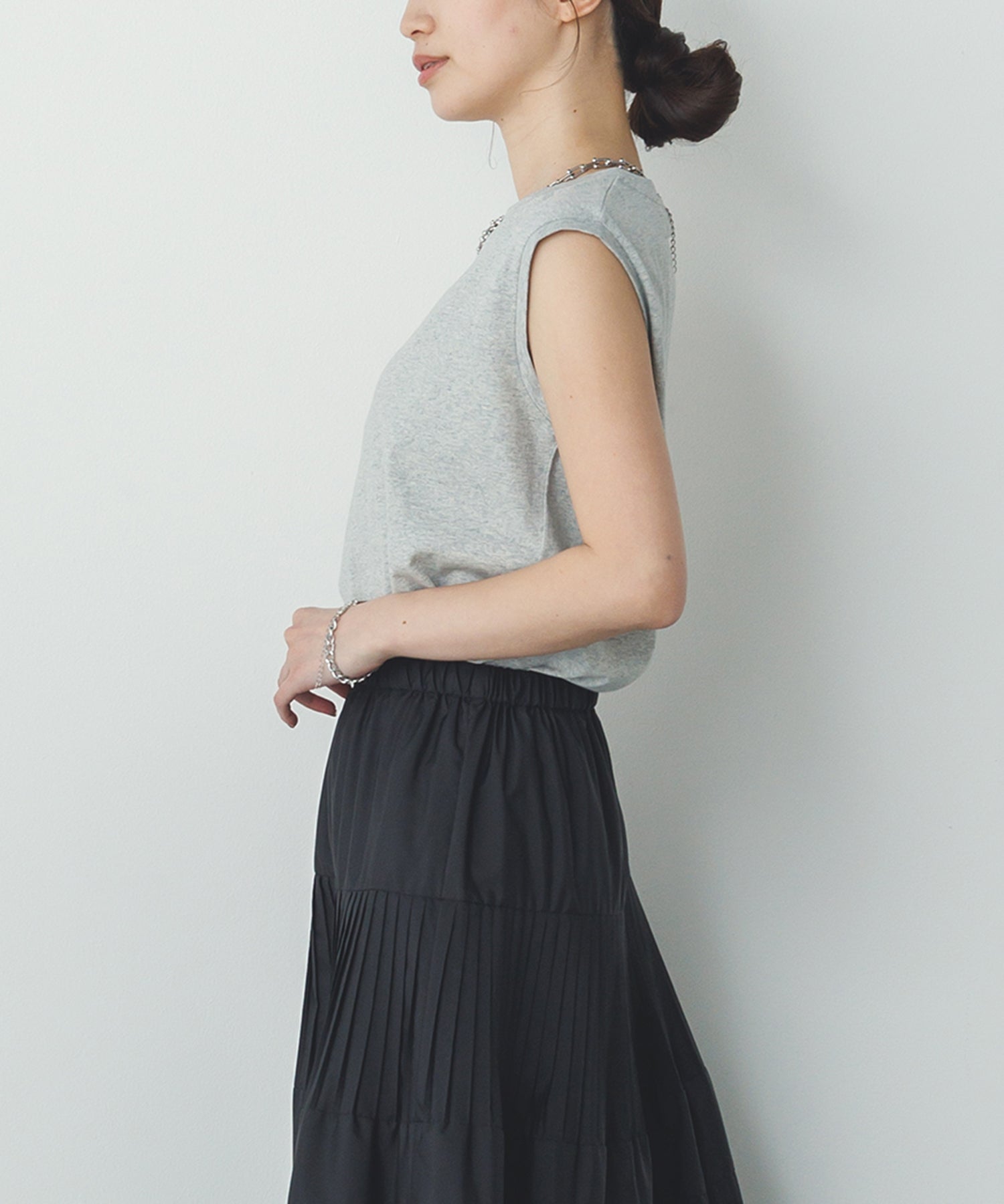 【新色追加】ベーシックノースリーブトップス