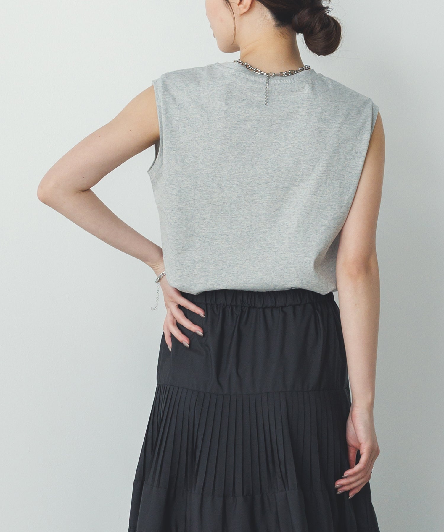 【新色追加】ベーシックノースリーブトップス