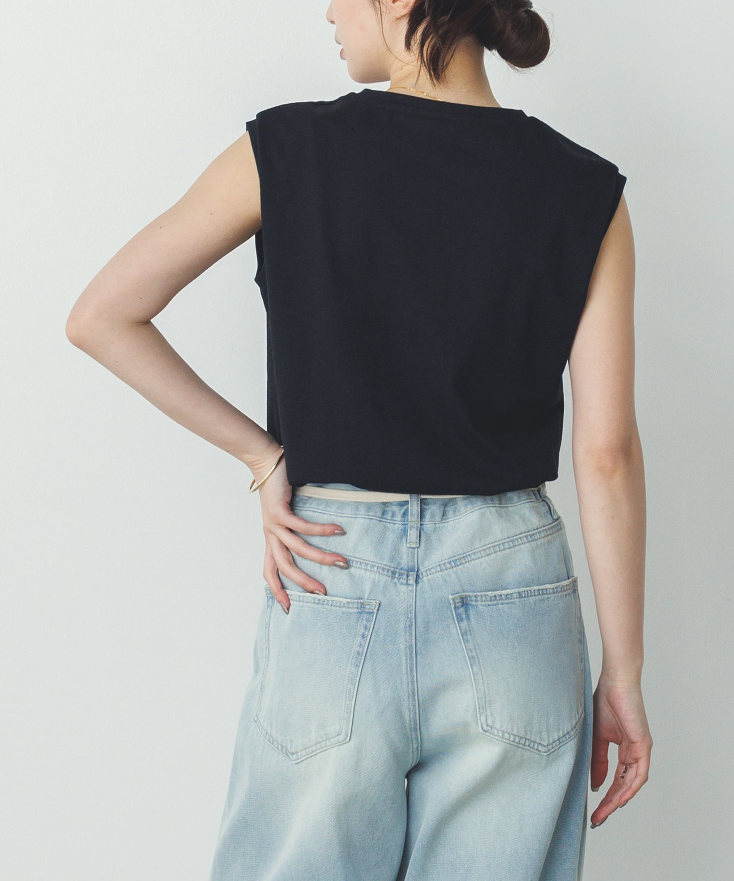 【新色追加】ベーシックノースリーブトップス