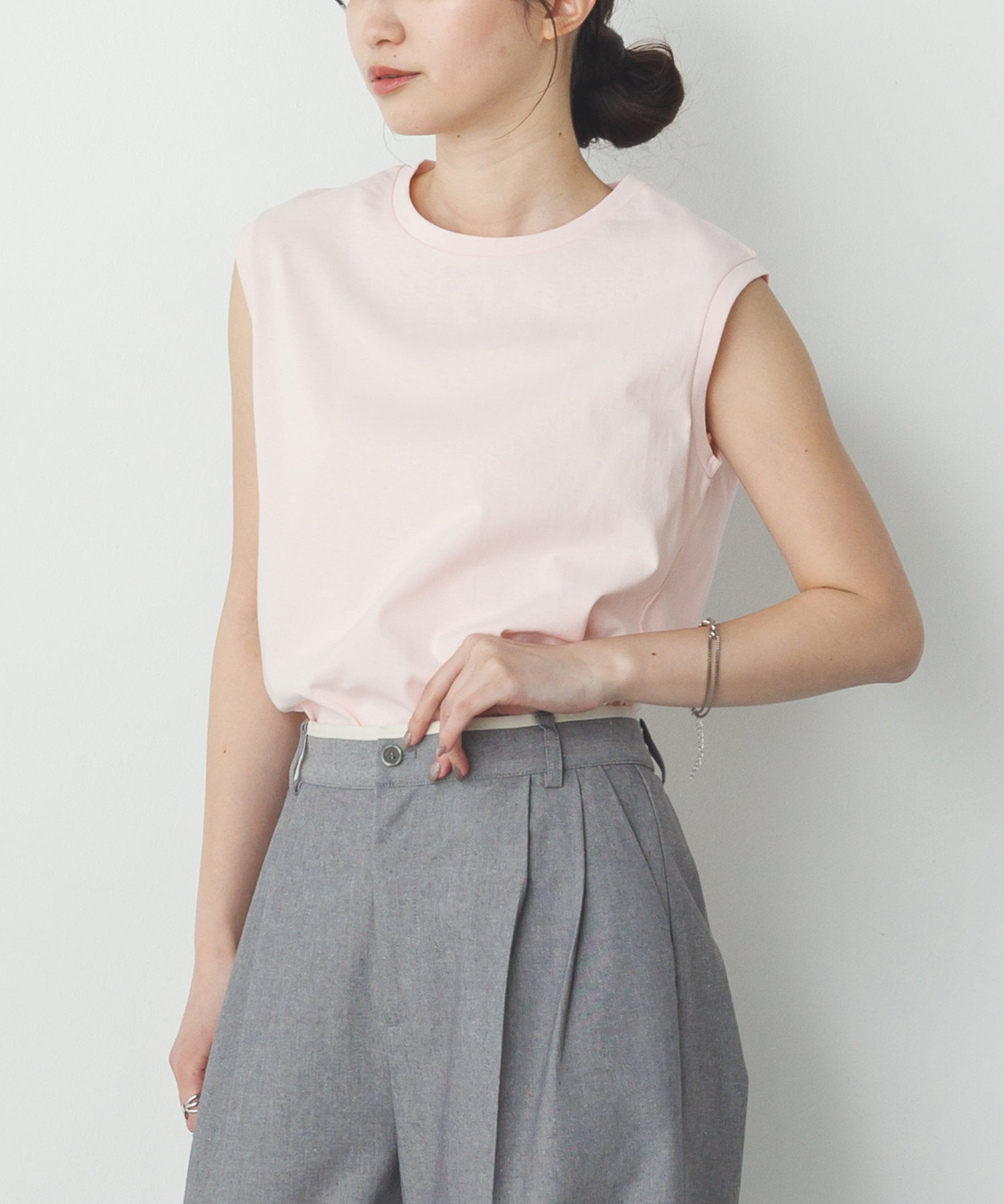 【新色追加】ベーシックノースリーブトップス