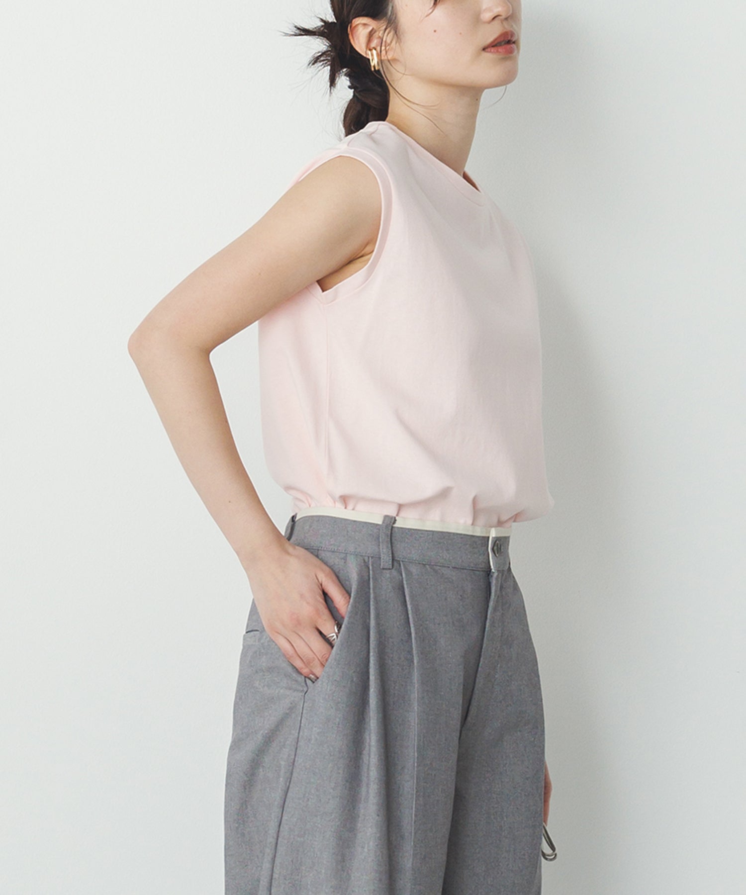 【新色追加】ベーシックノースリーブトップス