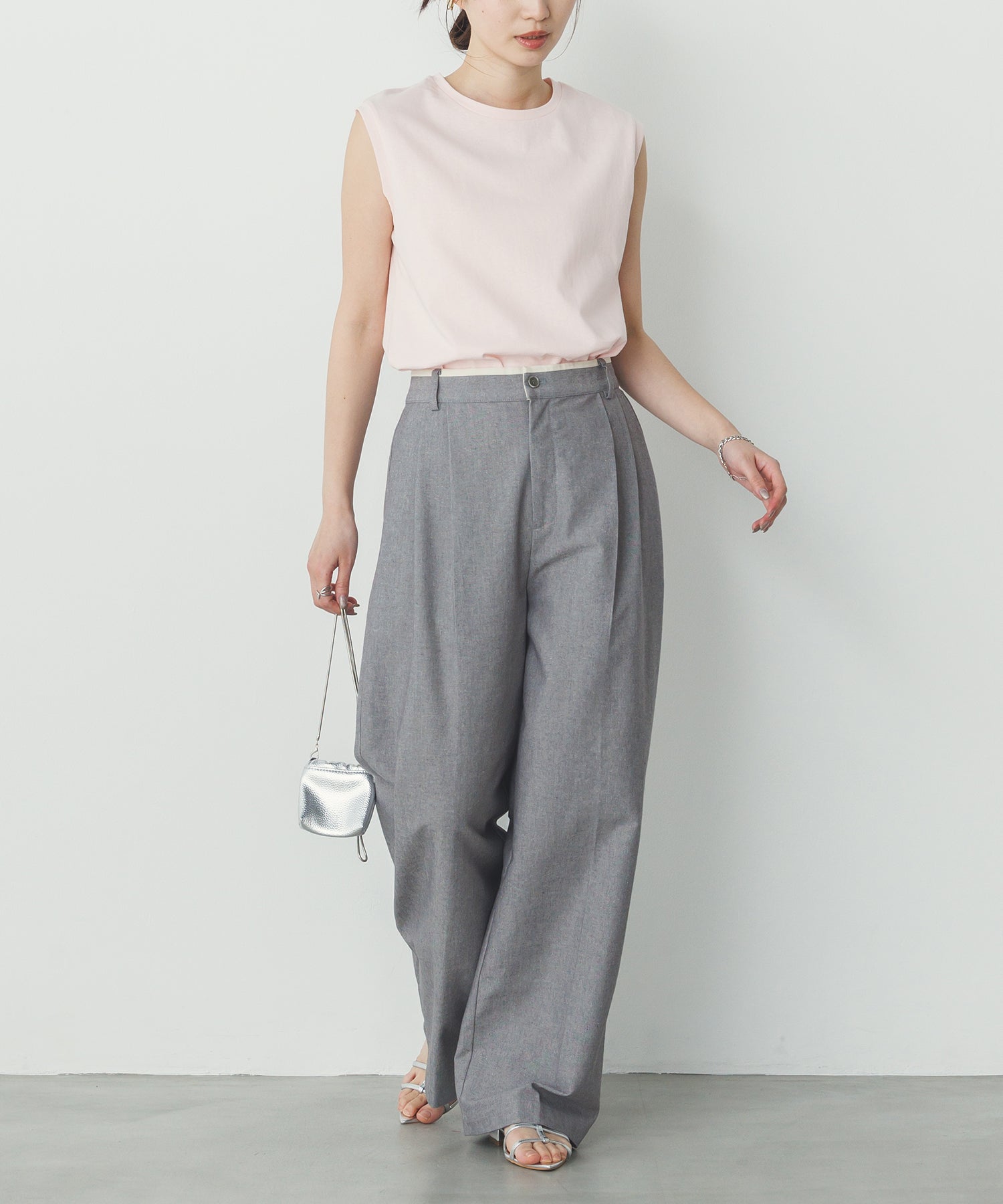 【新色追加】ベーシックノースリーブトップス