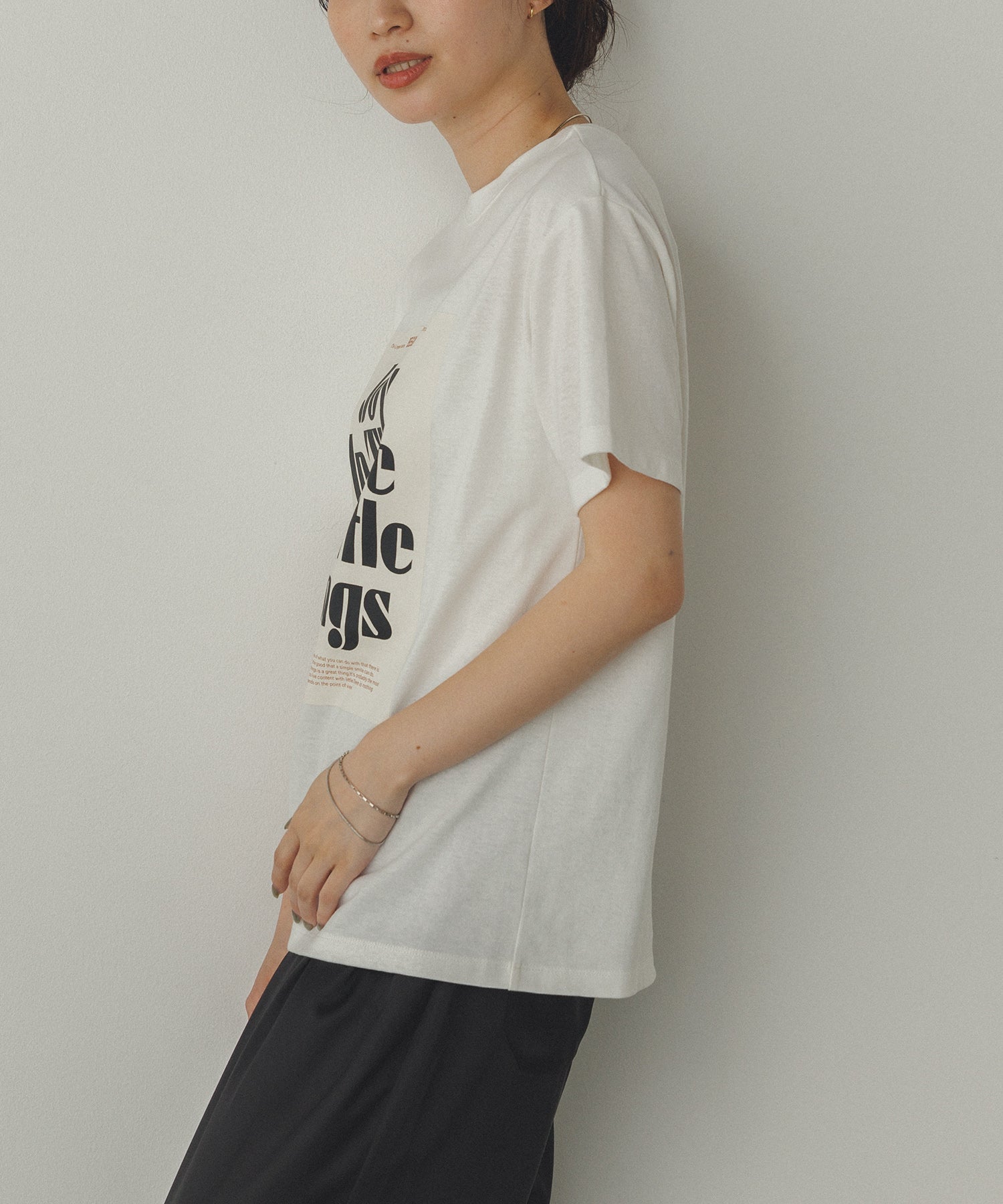 半袖 ロゴプリントTシャツ