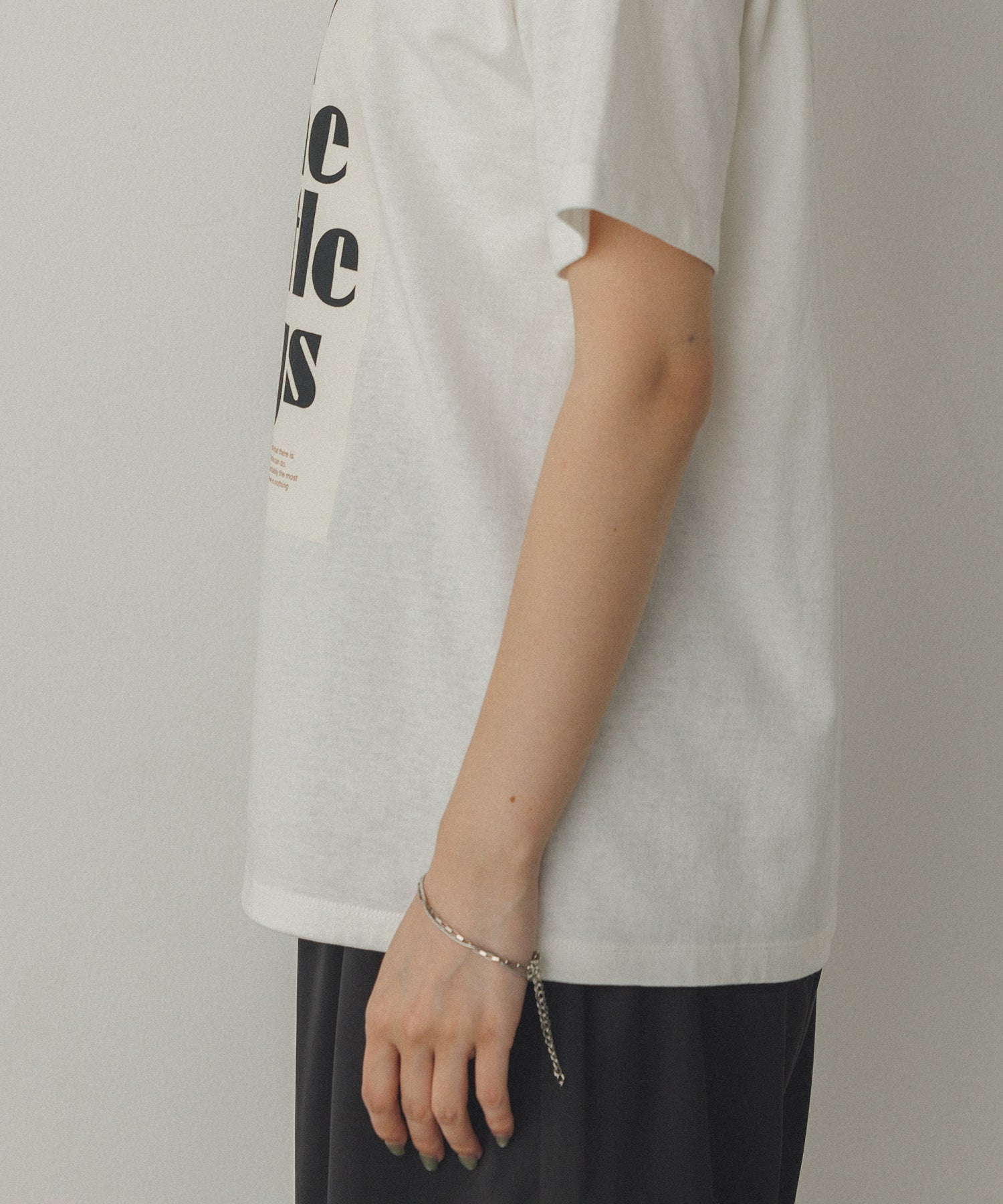 半袖 ロゴプリントTシャツ