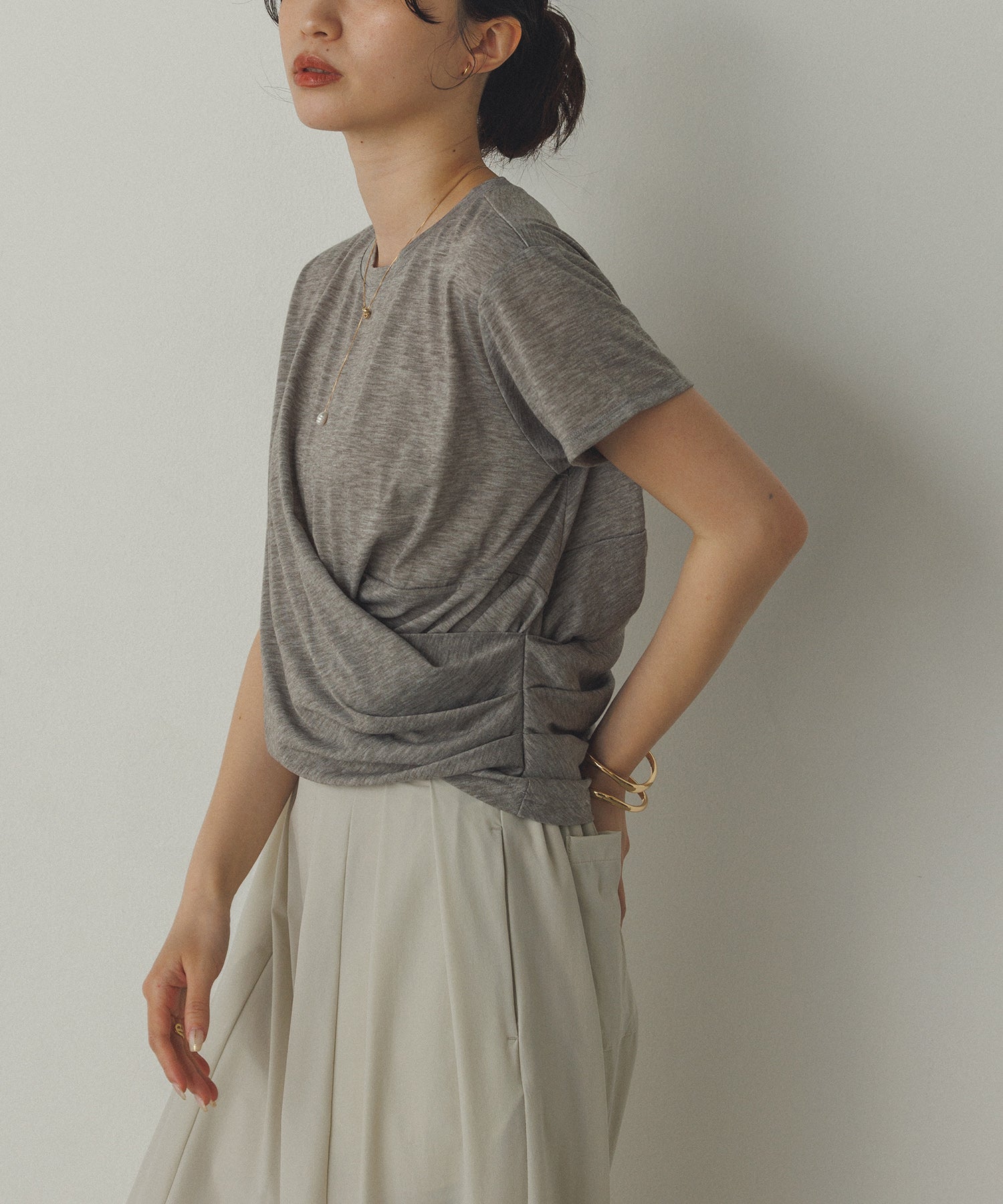 ドレープ デザイントップス