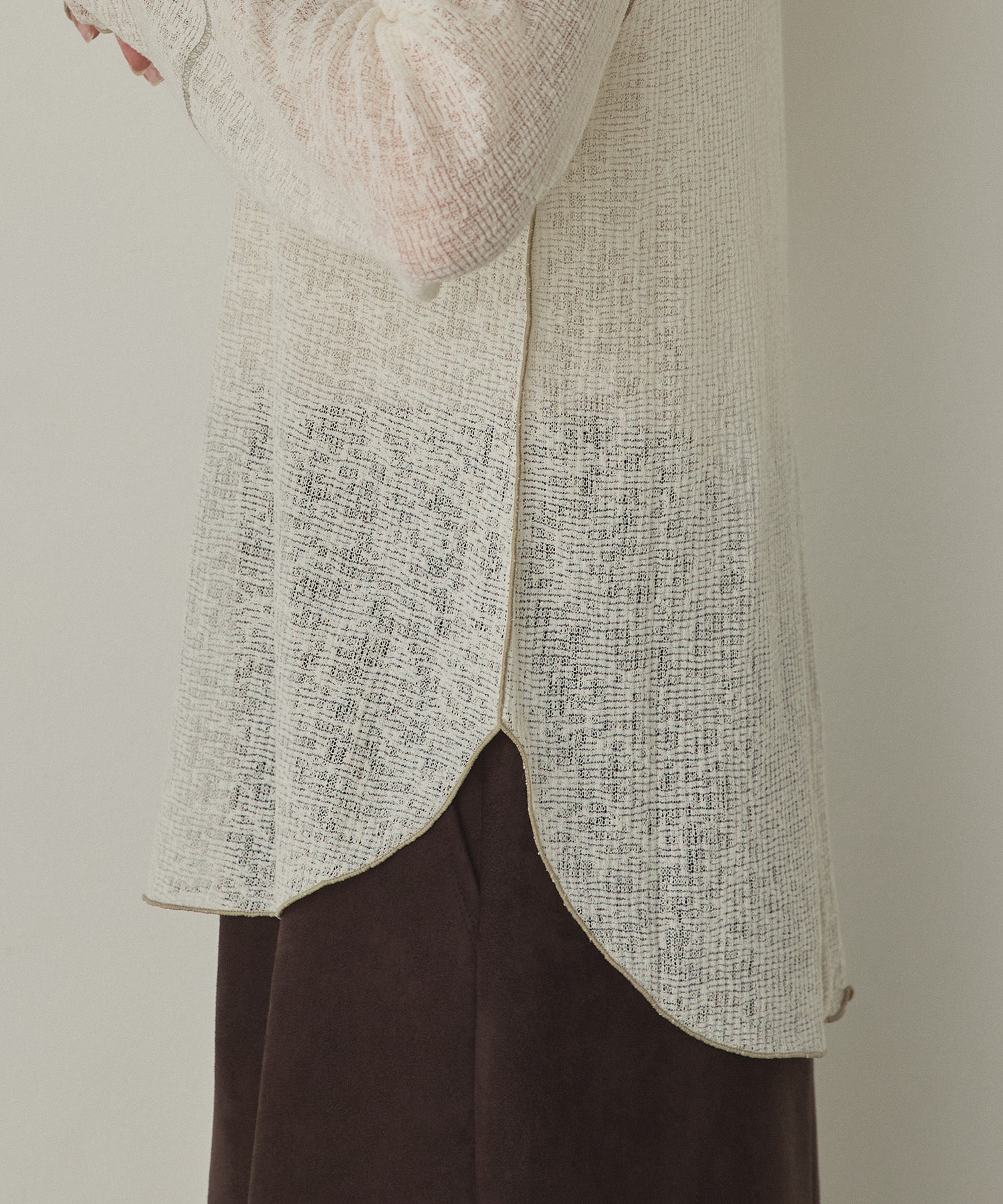 BICOLOR MELLOW SHEER TOPS