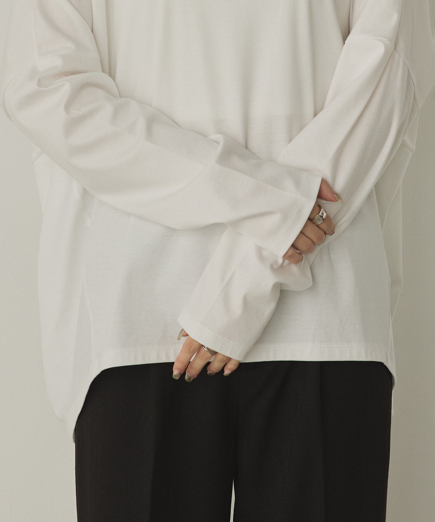 コクーンシルエット ロンT