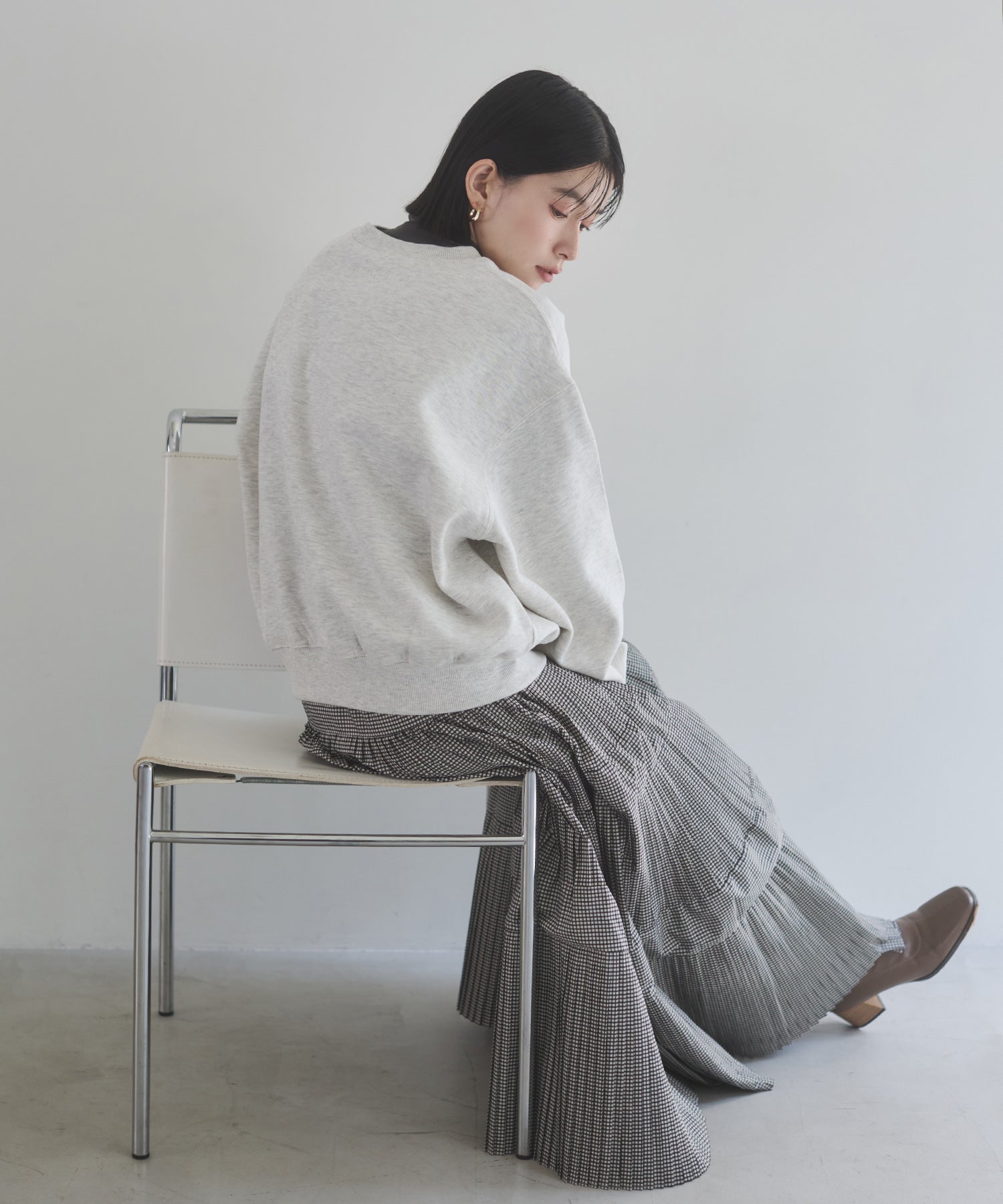LOGO EMBROIDERY SWEATSHIRT