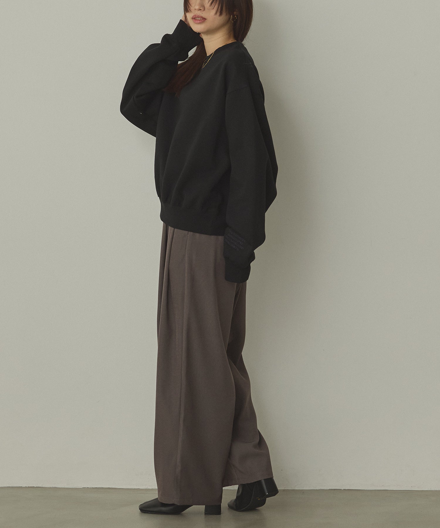 LOGO EMBROIDERY SWEATSHIRT