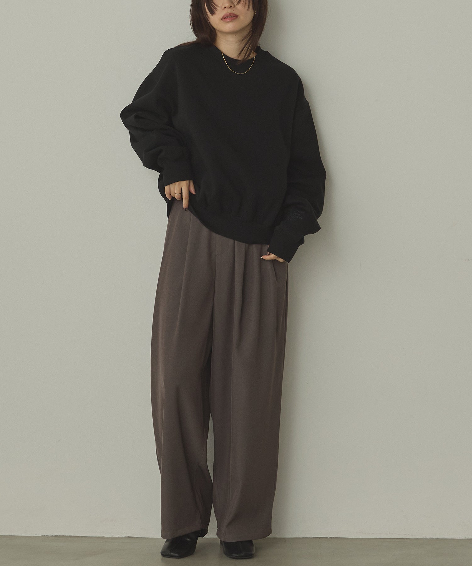 LOGO EMBROIDERY SWEATSHIRT