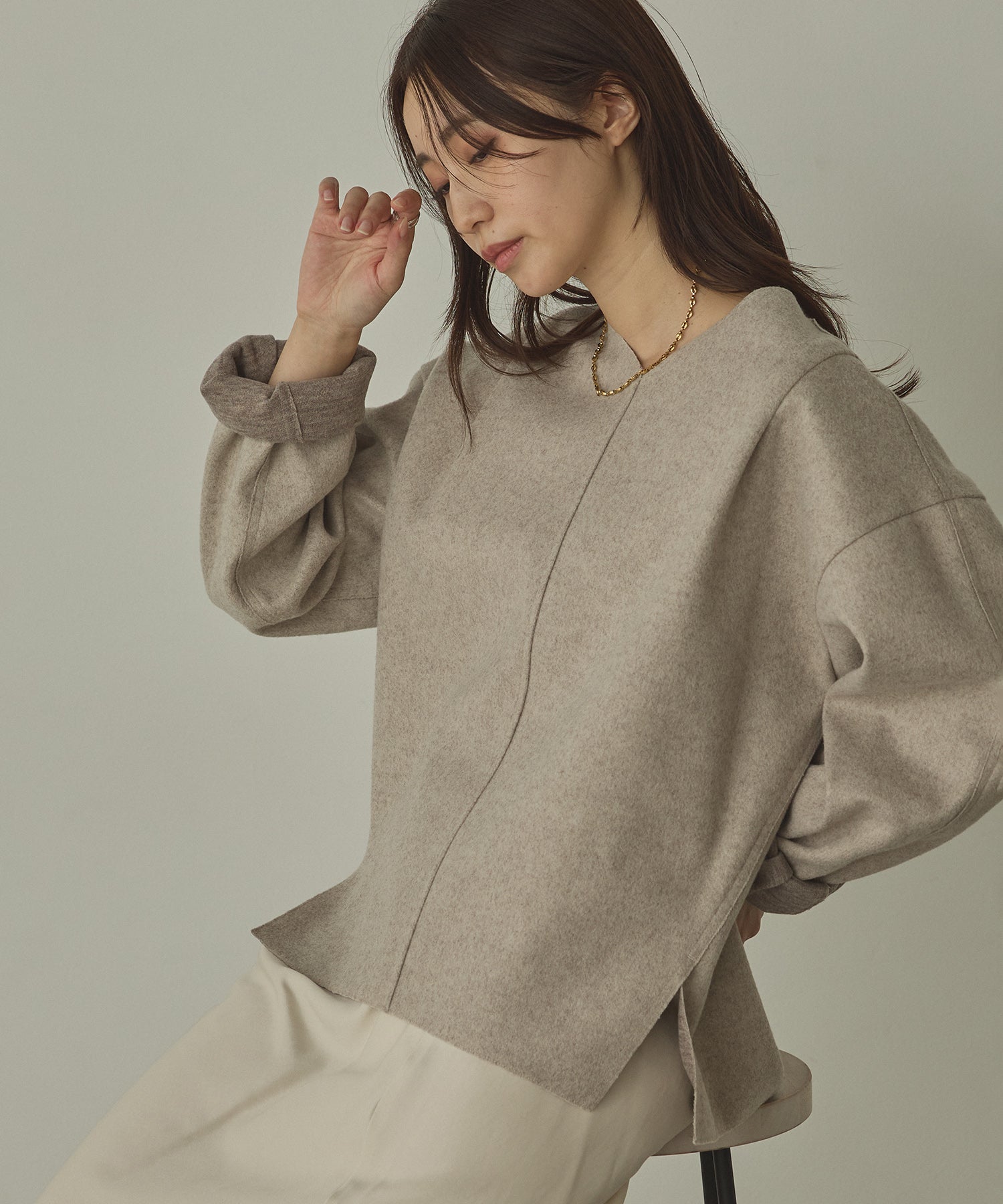 圧縮ニットソー Vネック コクーンニット