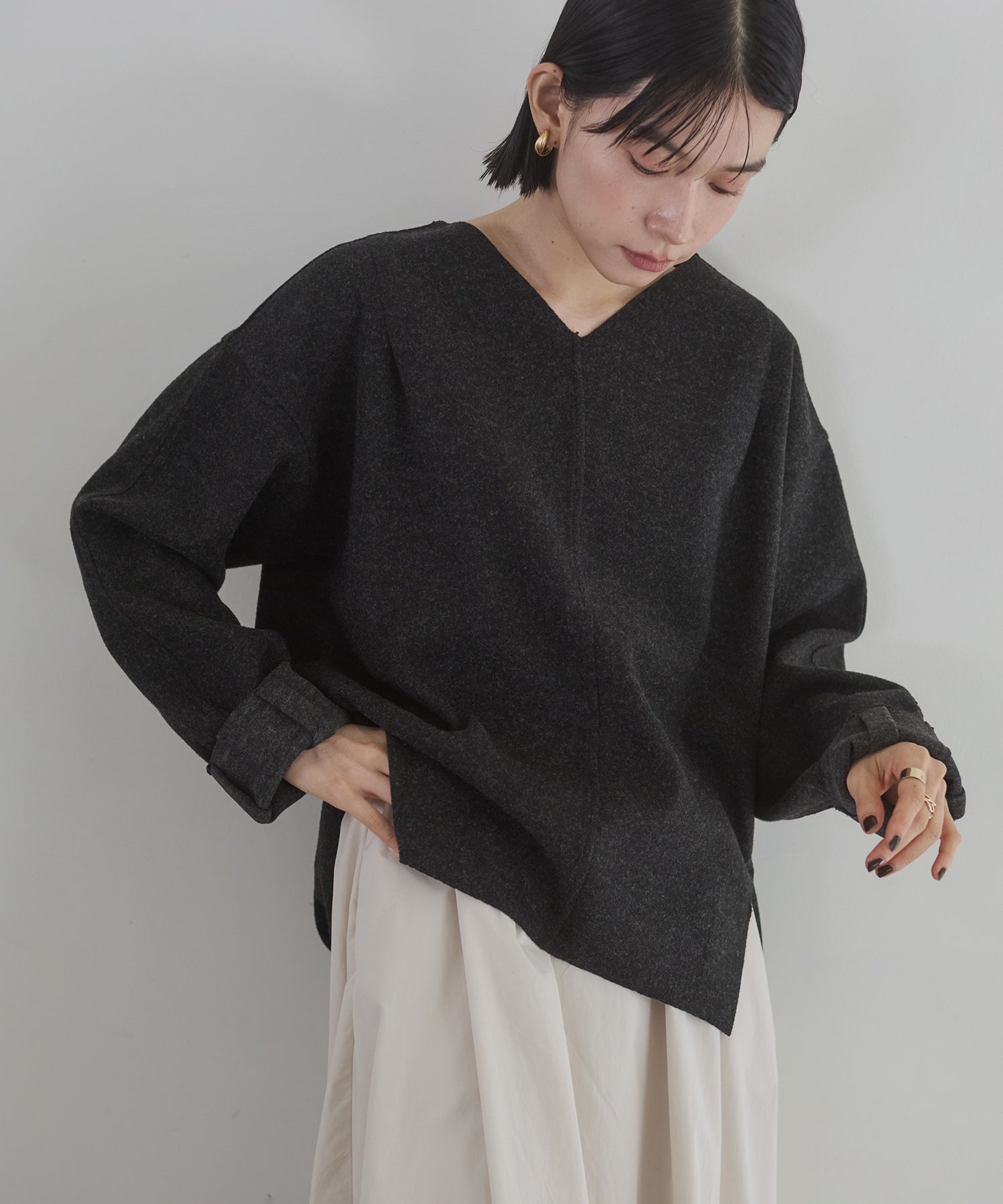 圧縮ニットソー Vネック コクーンニット
