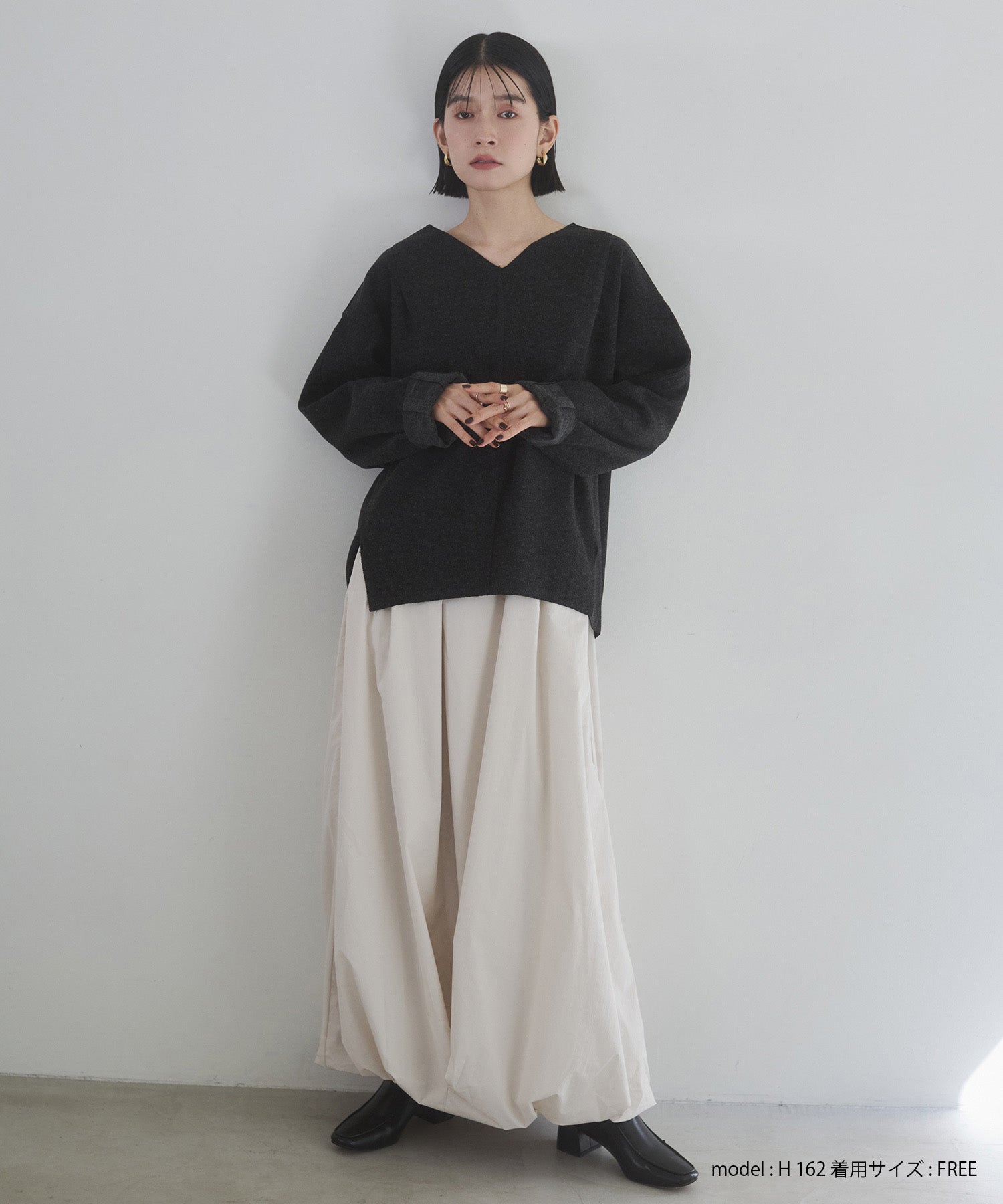 圧縮ニットソー Vネック コクーンニット