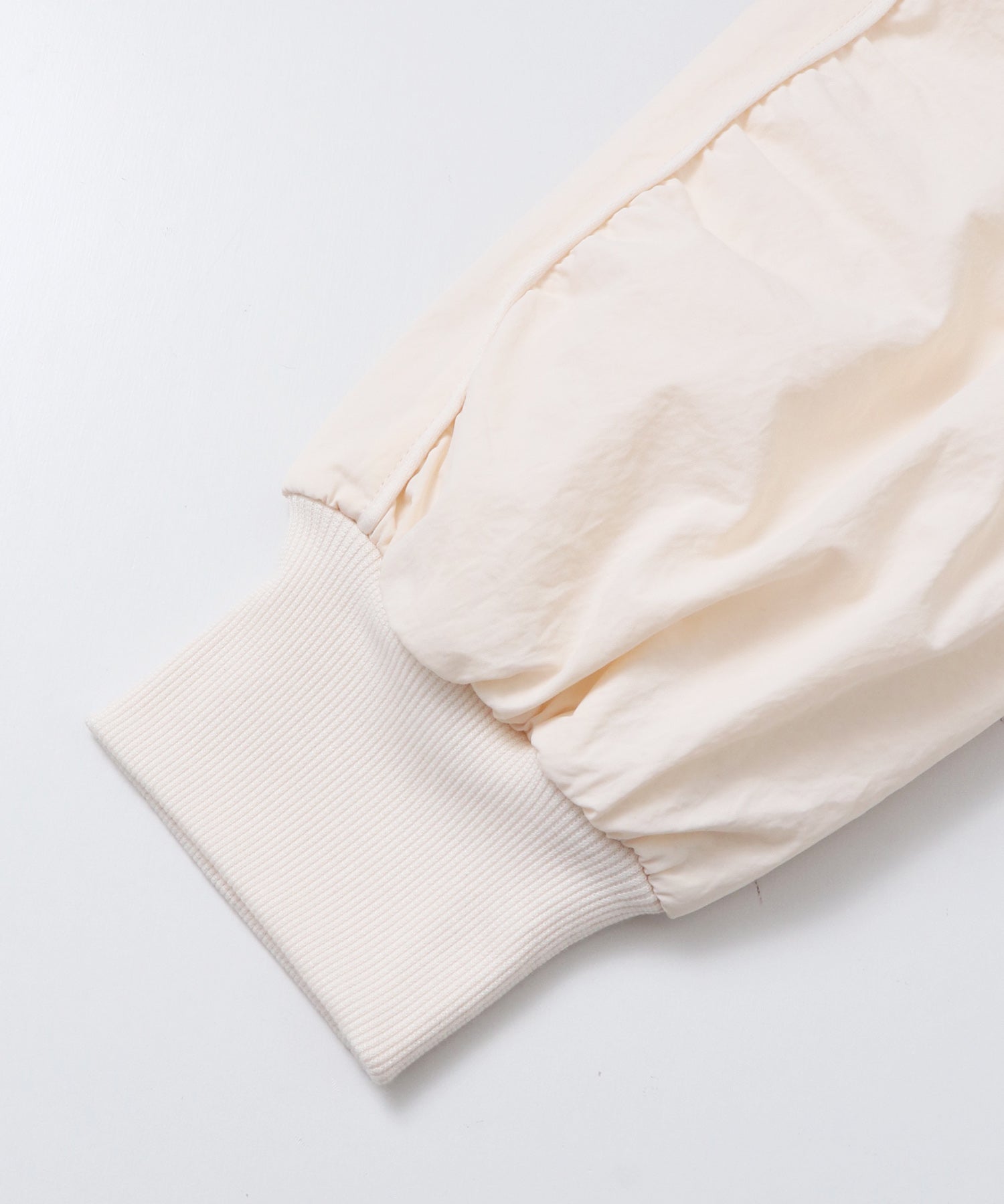 ダンボールナイロン ドッキングトップス