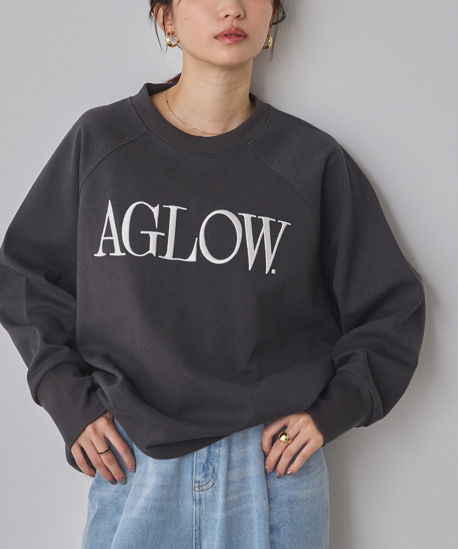 CARDBOARD LOGO EMBROIDERY OVERTOPS