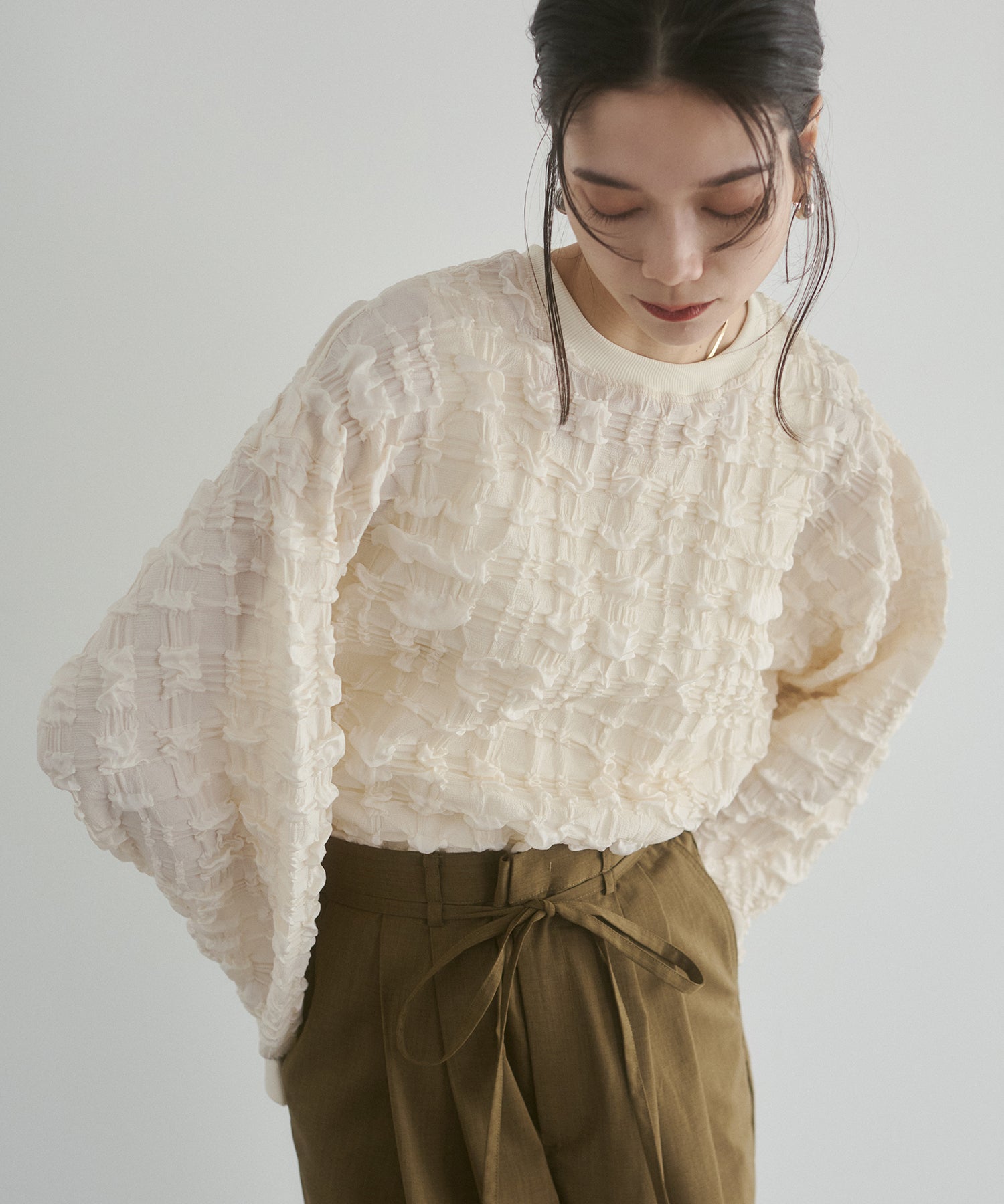 カットジャガード トップス